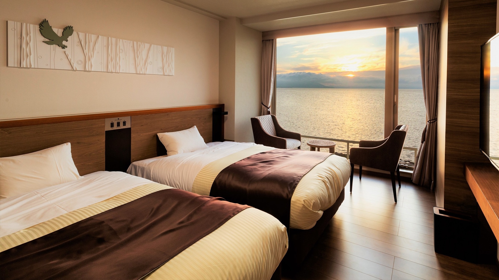 [Lake & Sunset Side] Resort Suite / Pada hari yang cerah, Anda dapat menikmati matahari terbenam di atas Danau Saroma (gambar)