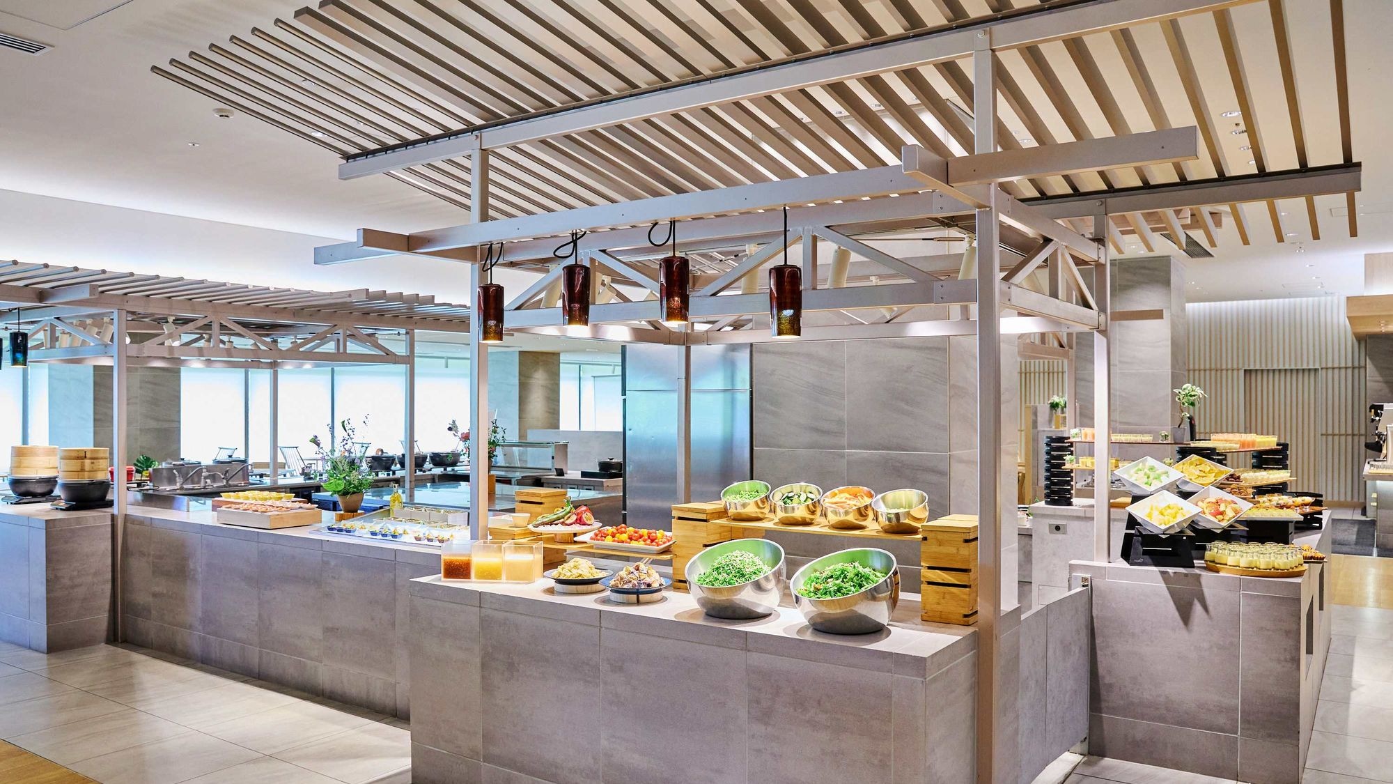[Tokishikari] A spacious buffet dining area with an open feel