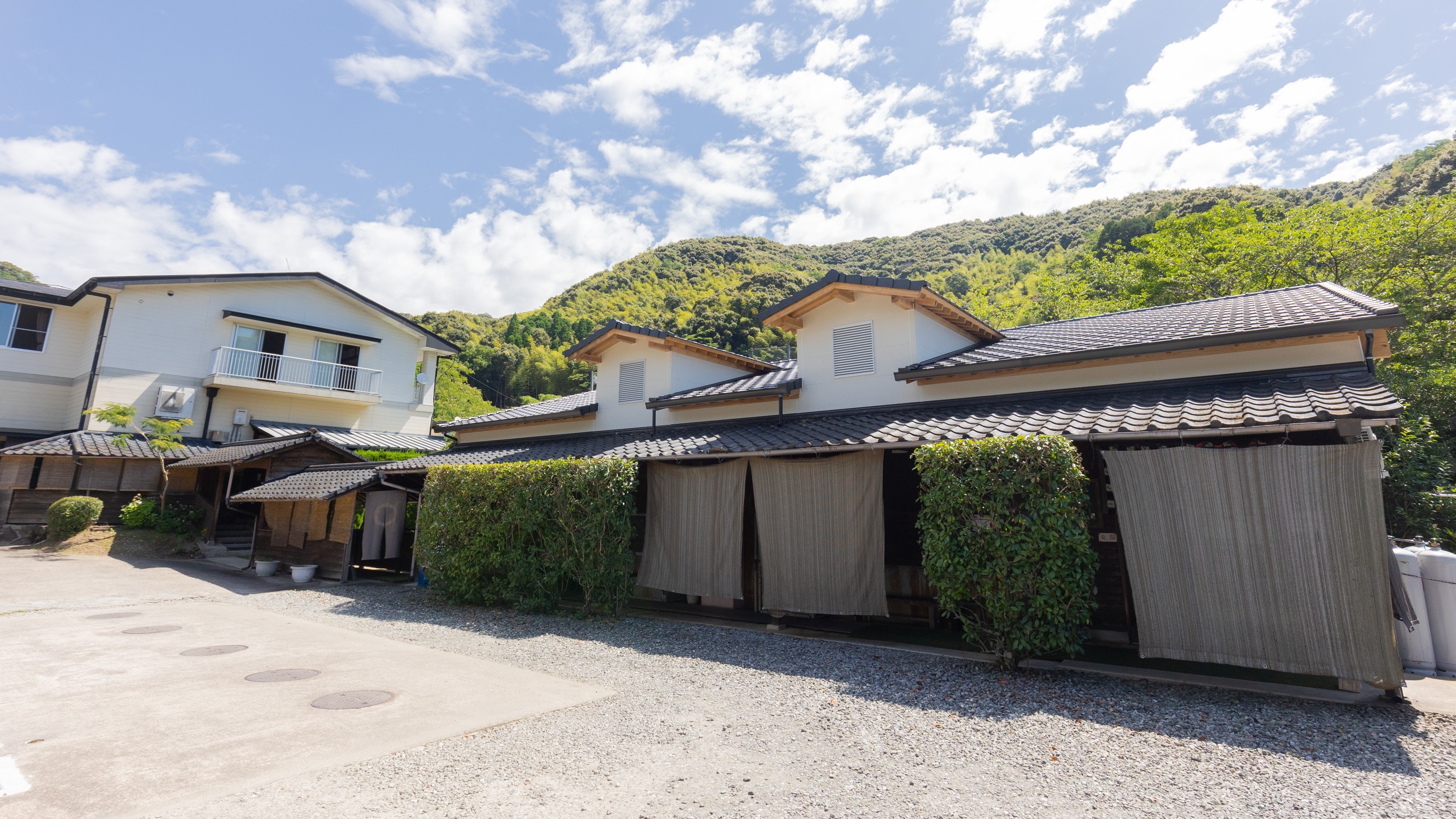 <Renovation> Hot Spring Building: Please take your time and enjoy our famous Shio Onsen