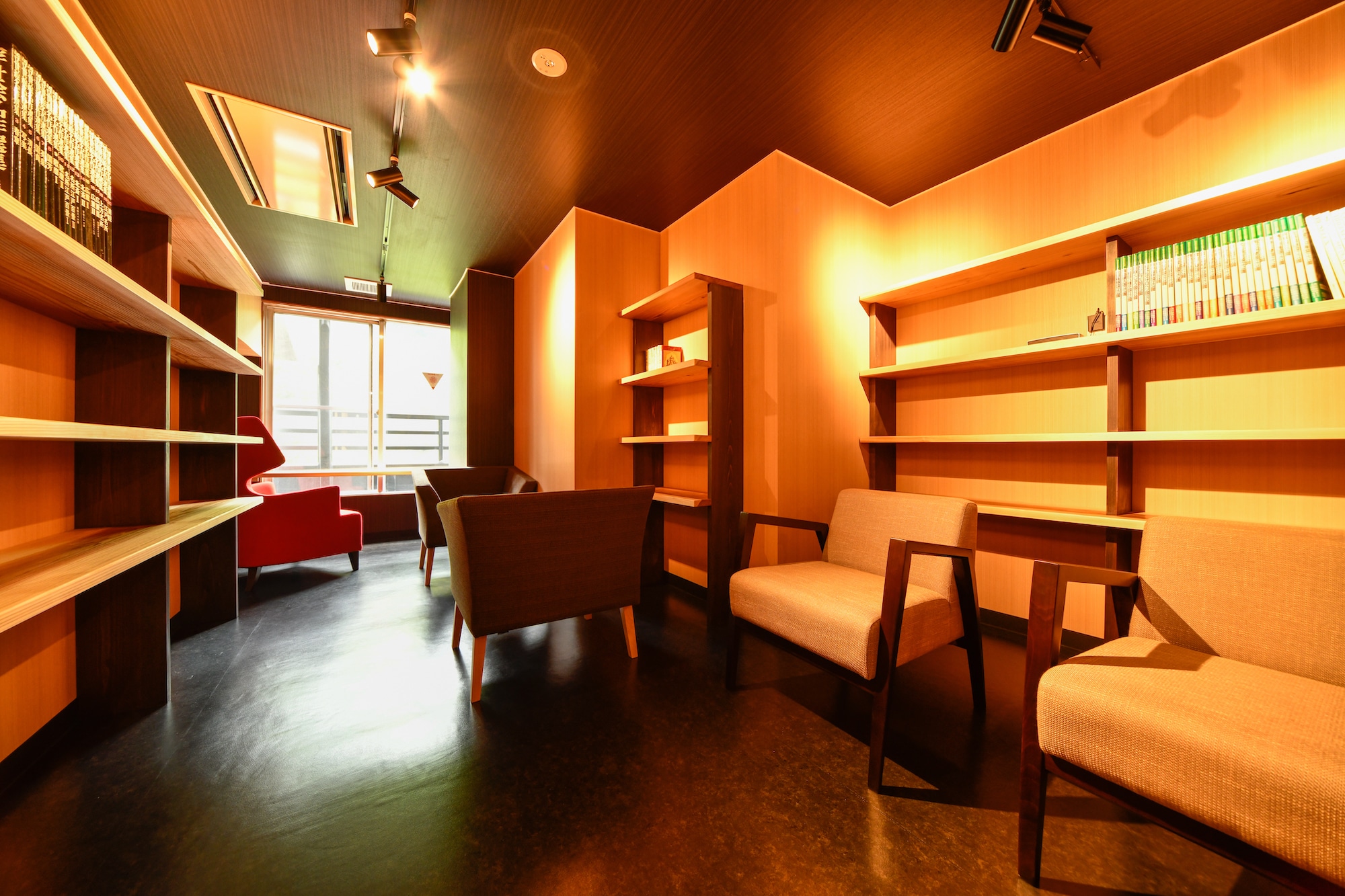 Smoking room on the 5th floor of Building 2, newly built in 2018