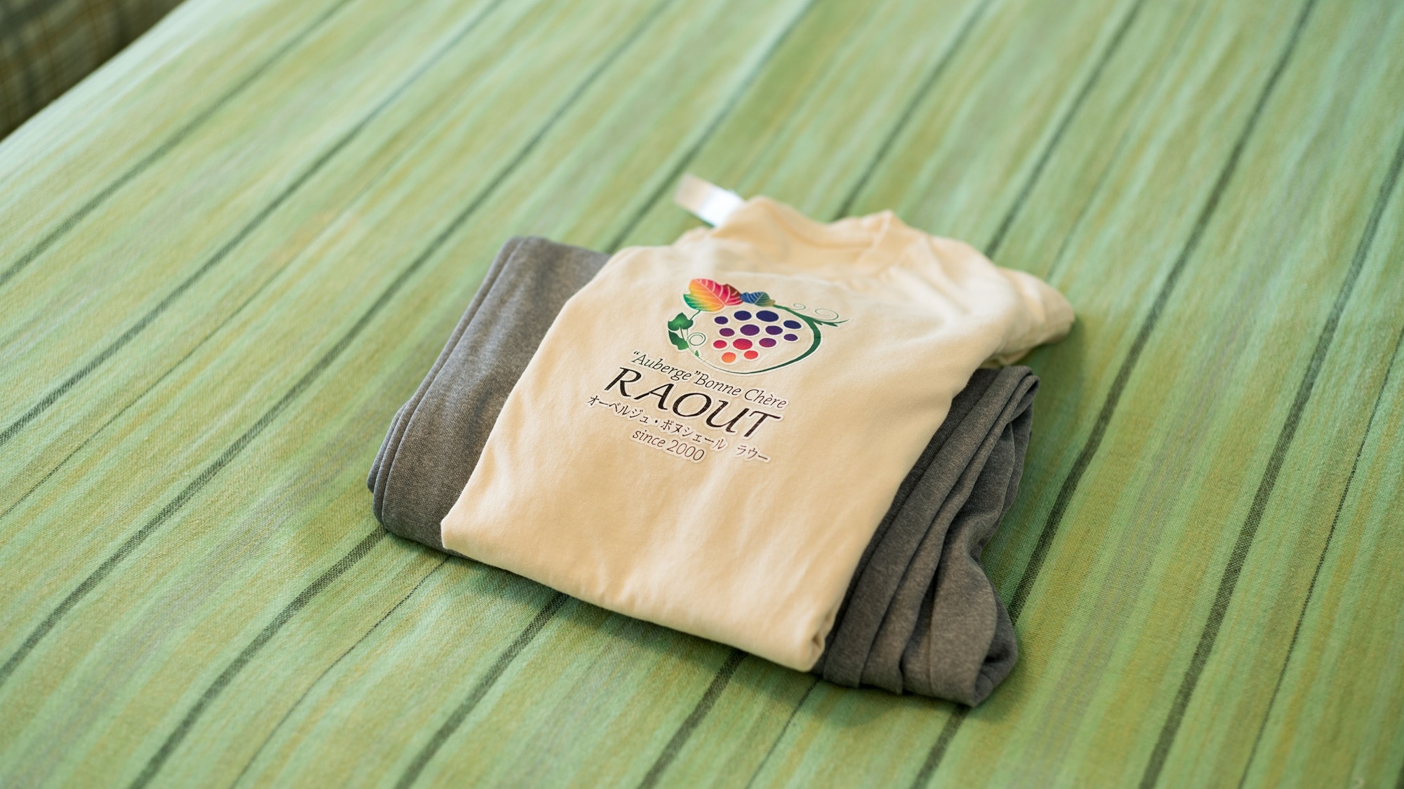 *[Room/Naples] Amenities are also provided.