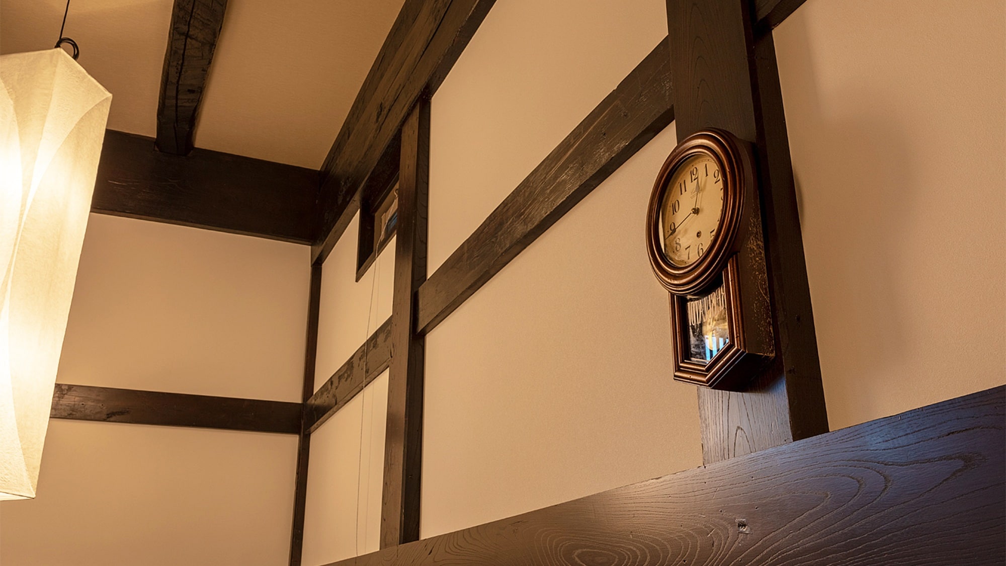 ・The pendulum clock ticks slowly