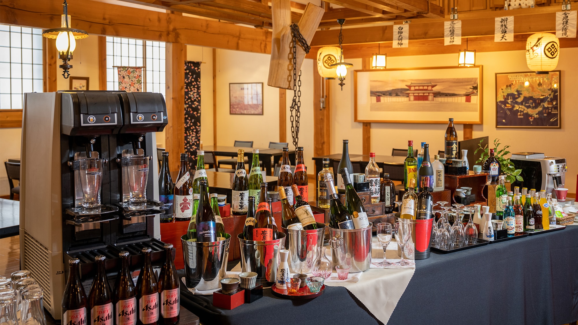 [Herring Banya] An example of a drink corner at dinner
