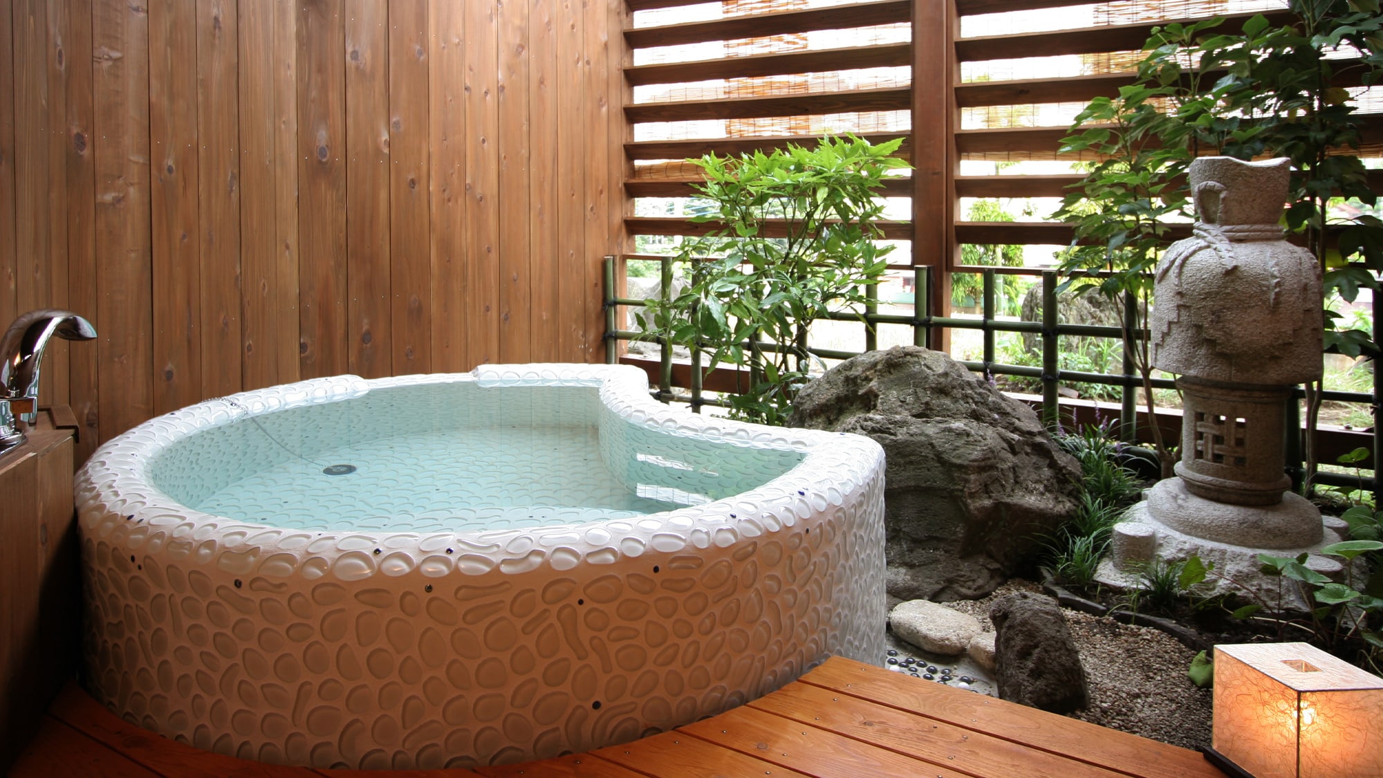 Guest room with open-air bath-Monday-