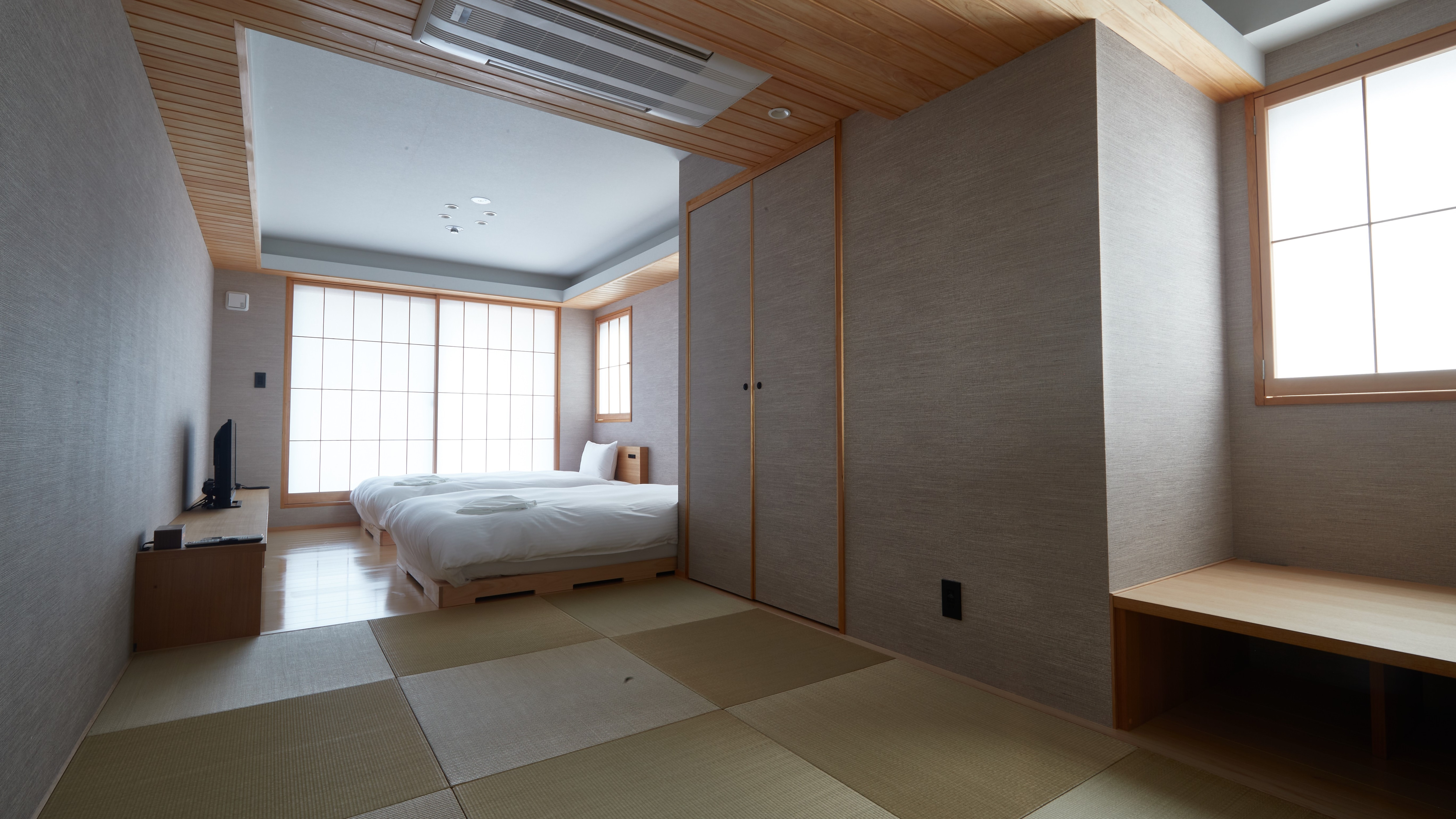 豪華雙床房東[附私人露臺]頂樓(35.1㎡/床寬120cm×2床/可容納1-4人)