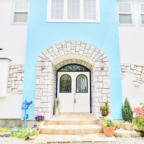 *[Exterior/Front]