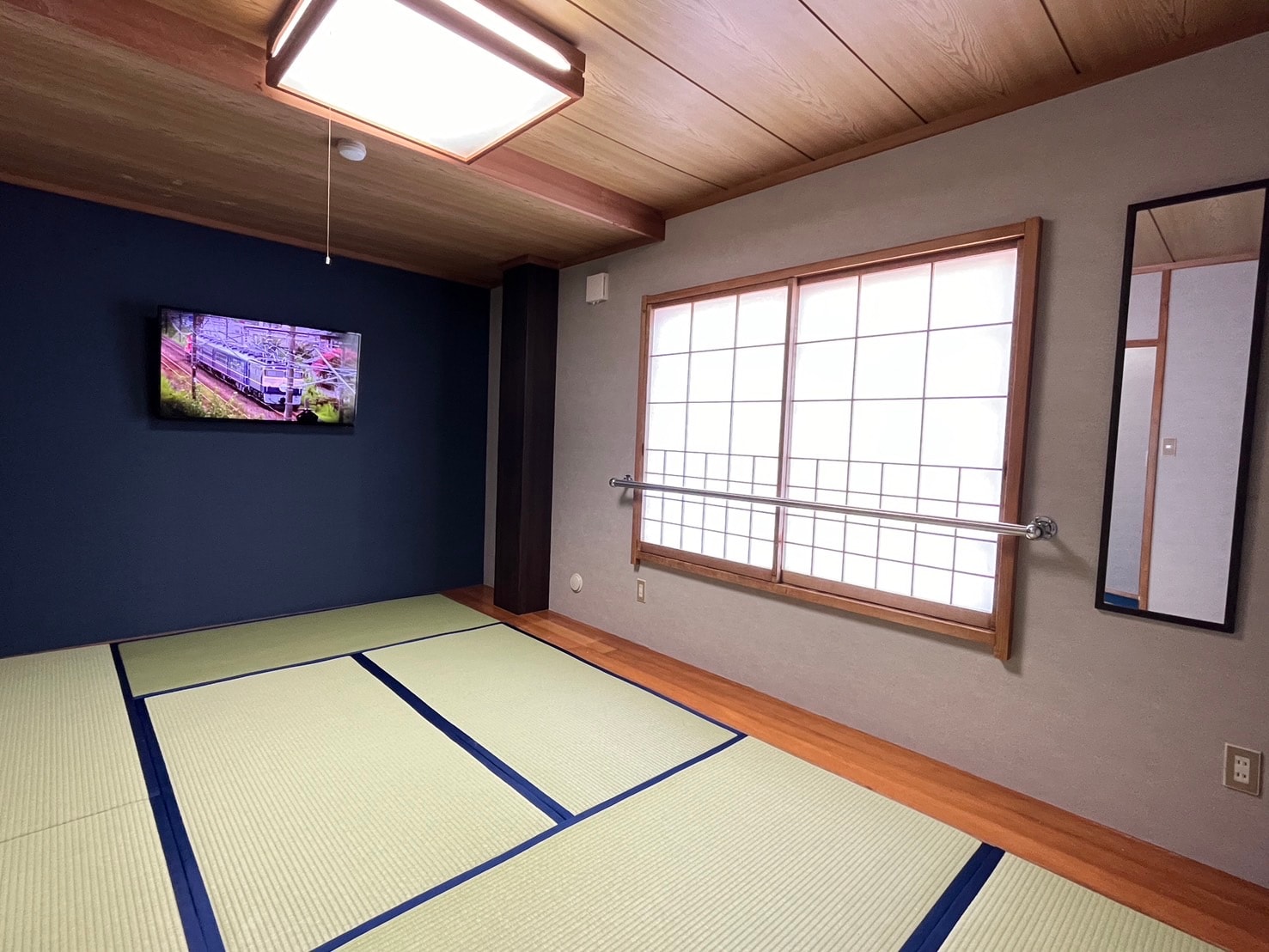 Japanese-style room