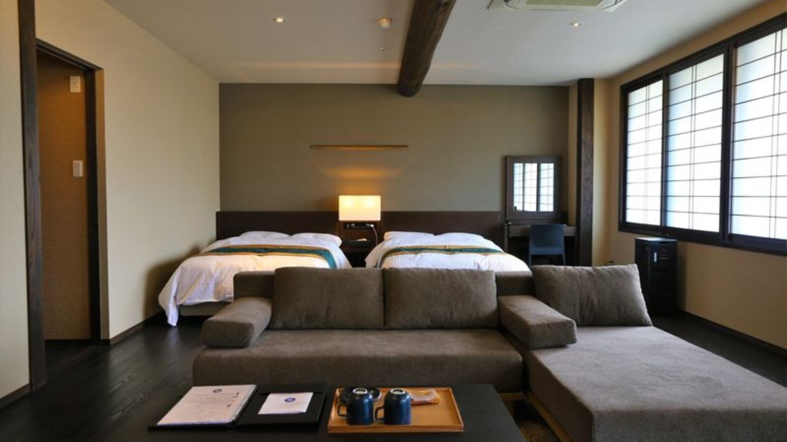 Suite room with semi-open-air bath "Ichimatsu"
