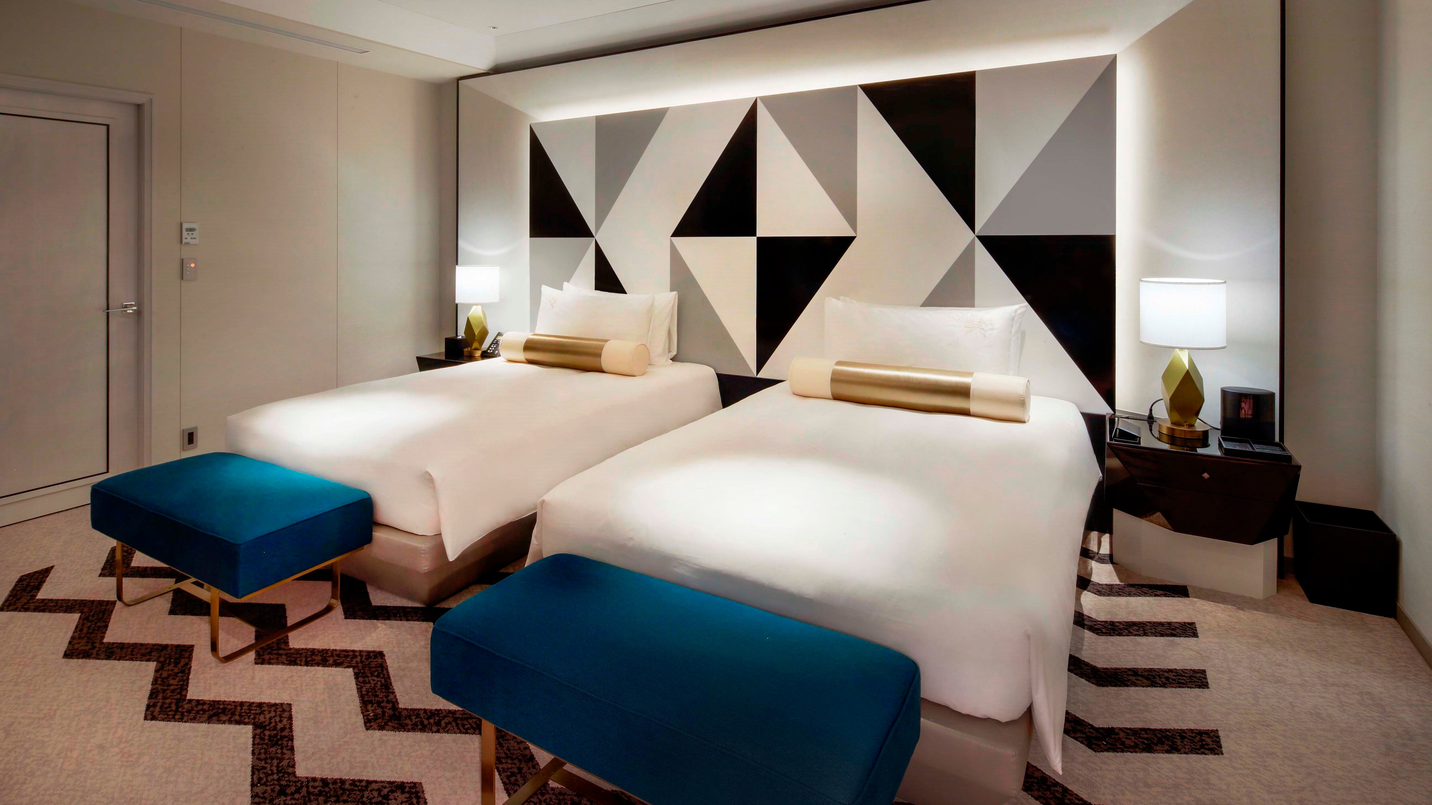 Bedroom (Premier Suite Twin)