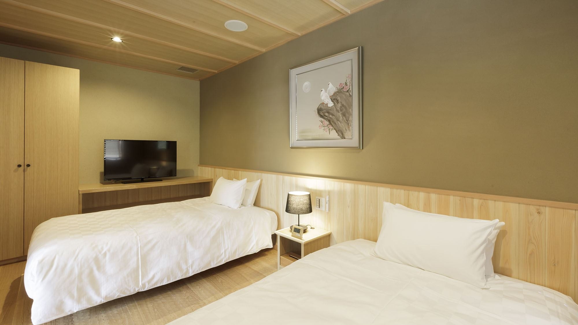 【도기 노천탕 + 히노키 욕조 포함】 스위트 룸 「김매」/우드 데크 테라스를 갖춘 특별실.