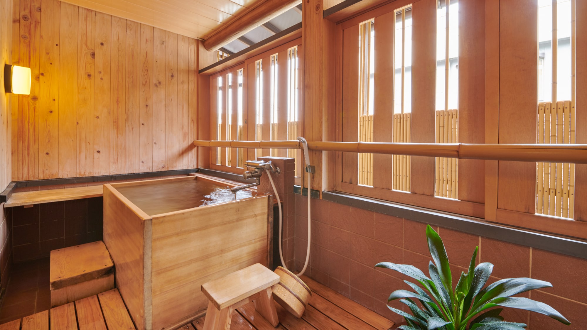 Modern & zaman Jepang; pemandian udara terbuka yang kreatif [dengan pemandian air panas alami + tempat tidur]