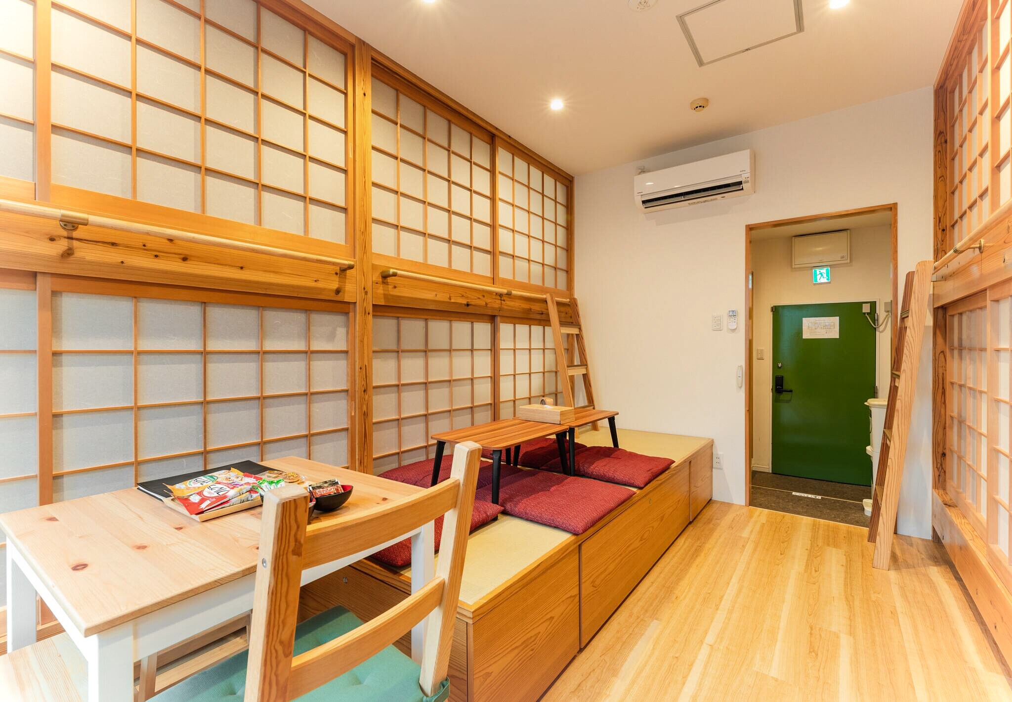 Kamar Pribadi 8 Kamar Tidur