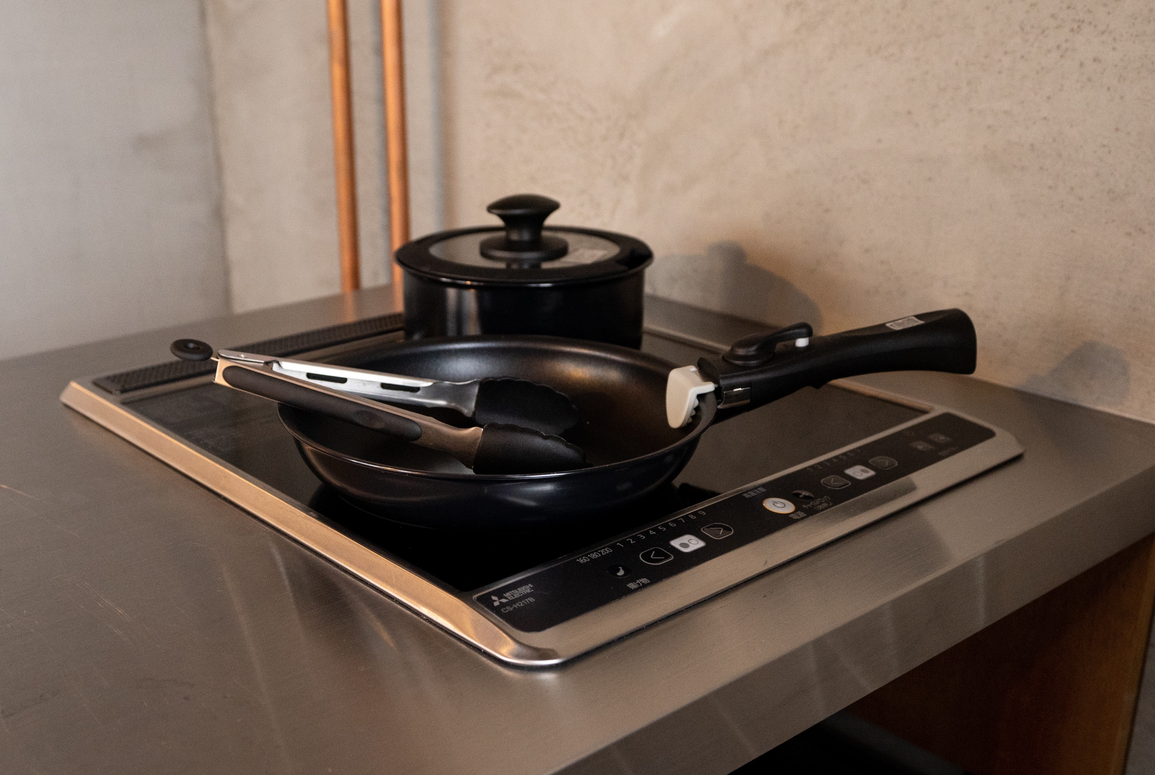 Cookware (Studio Twin)