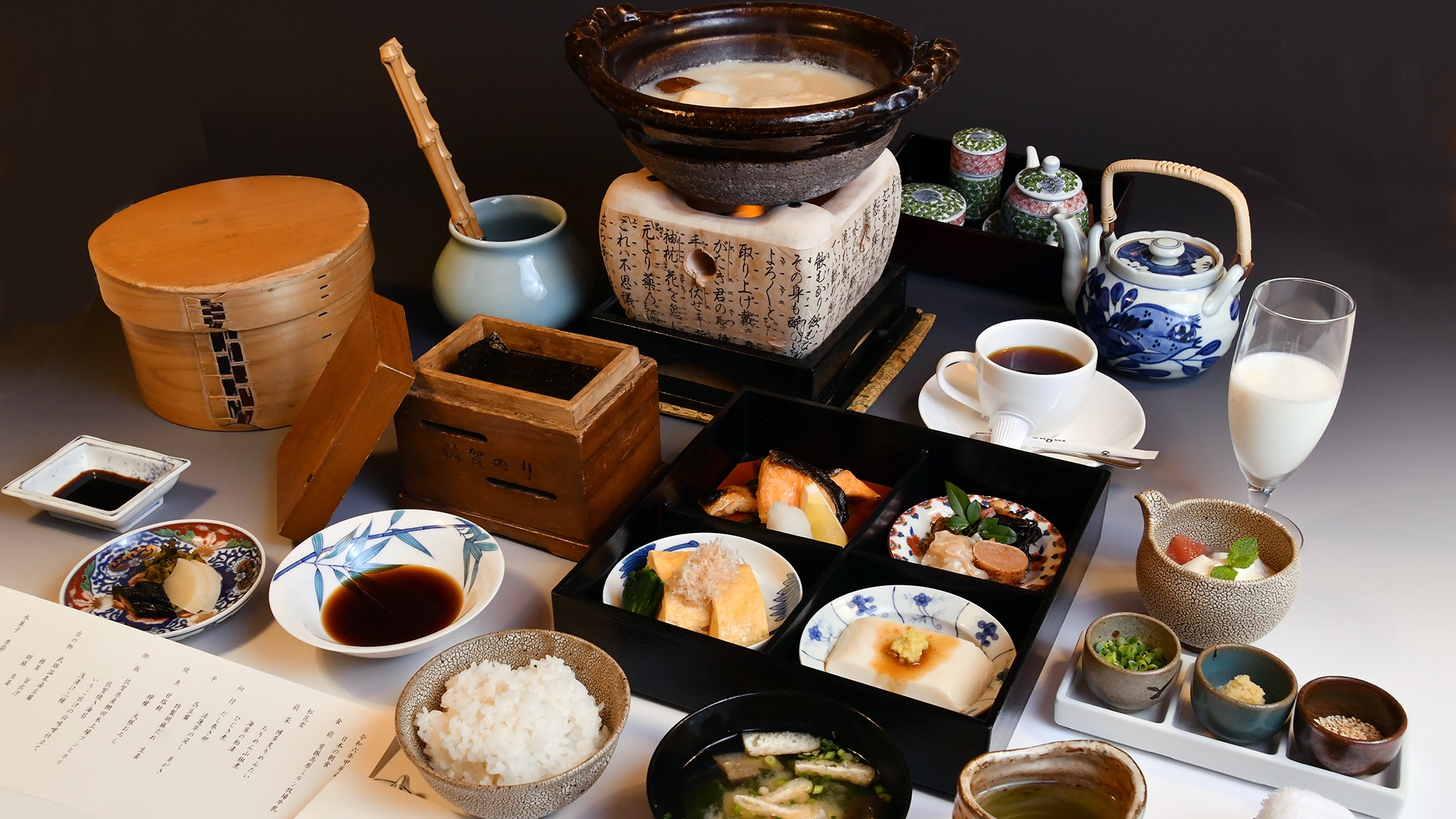 [Breakfast] Grilled fish, seared Hakata mentaiko, rolled omelet, etc.