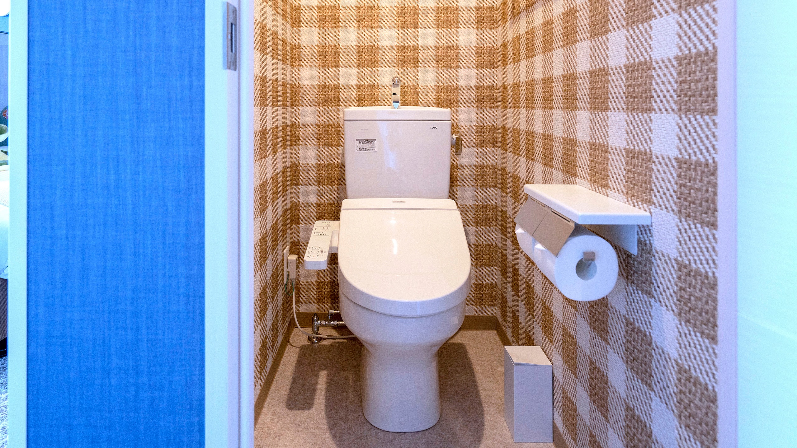 Family Queen Room Toilet