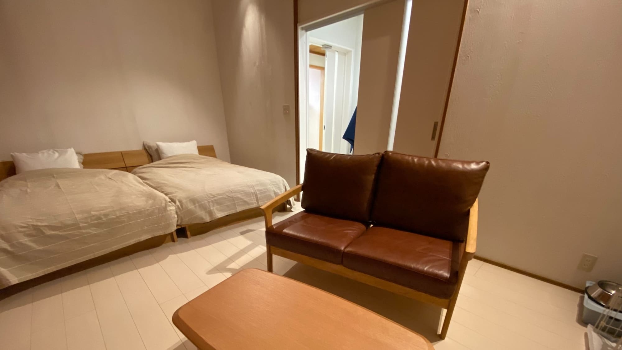 NEW [Non-smoking, dog-friendly] Separate twin room ■ Sofa set included