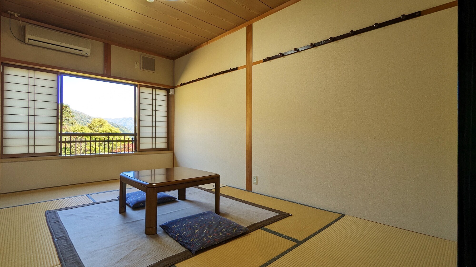 [Guest room] Japanese-style room (7.5 tatami mats)