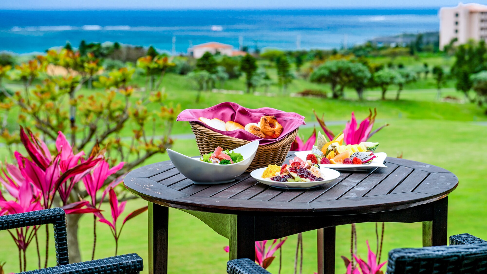 [On-site restaurant/Maralunga Wa-Ryu Creation] On sunny days, we recommend having breakfast on the terrace.