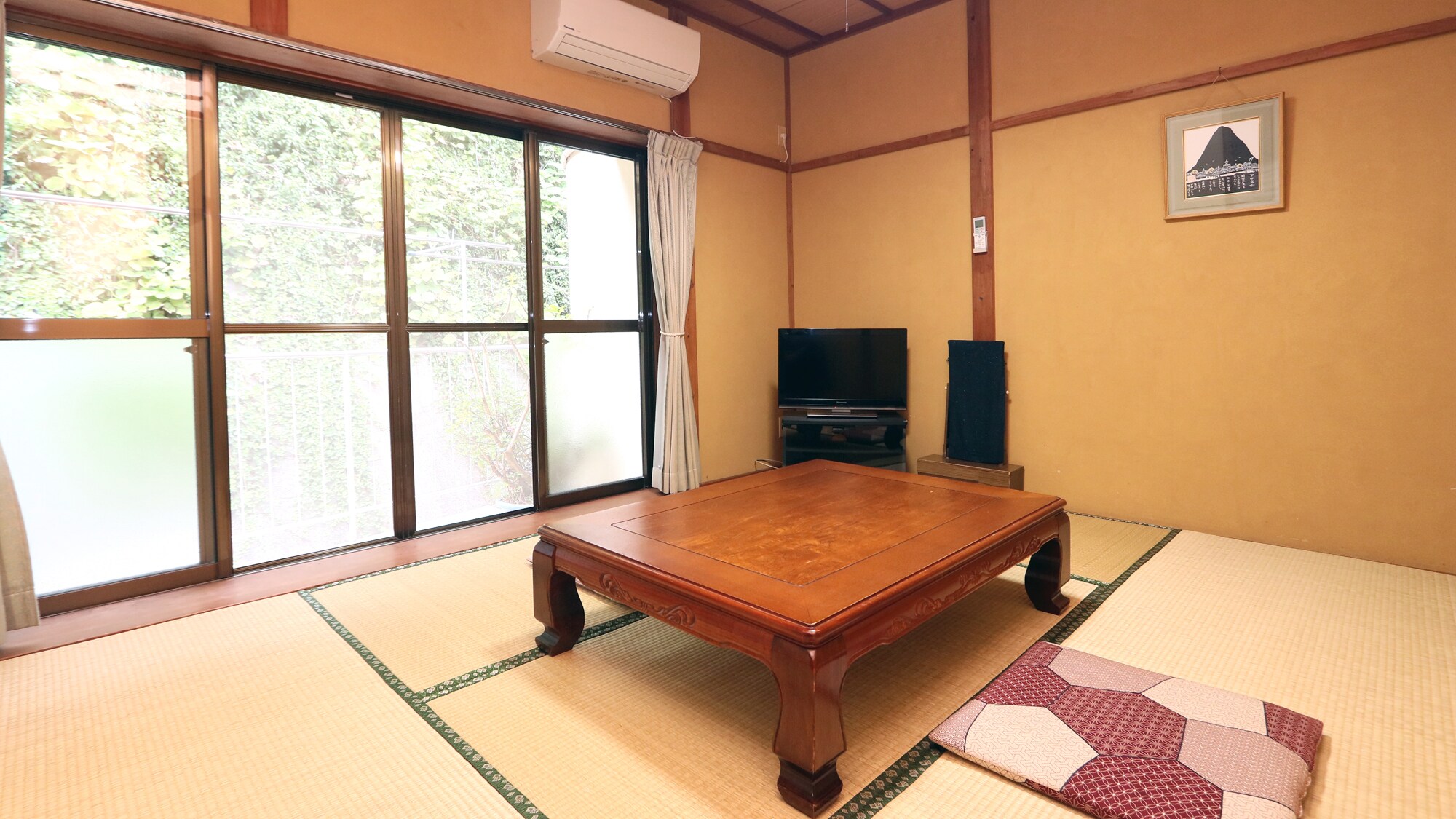 6 tatami mat Japanese-style room - Suitable for up to 2 people!