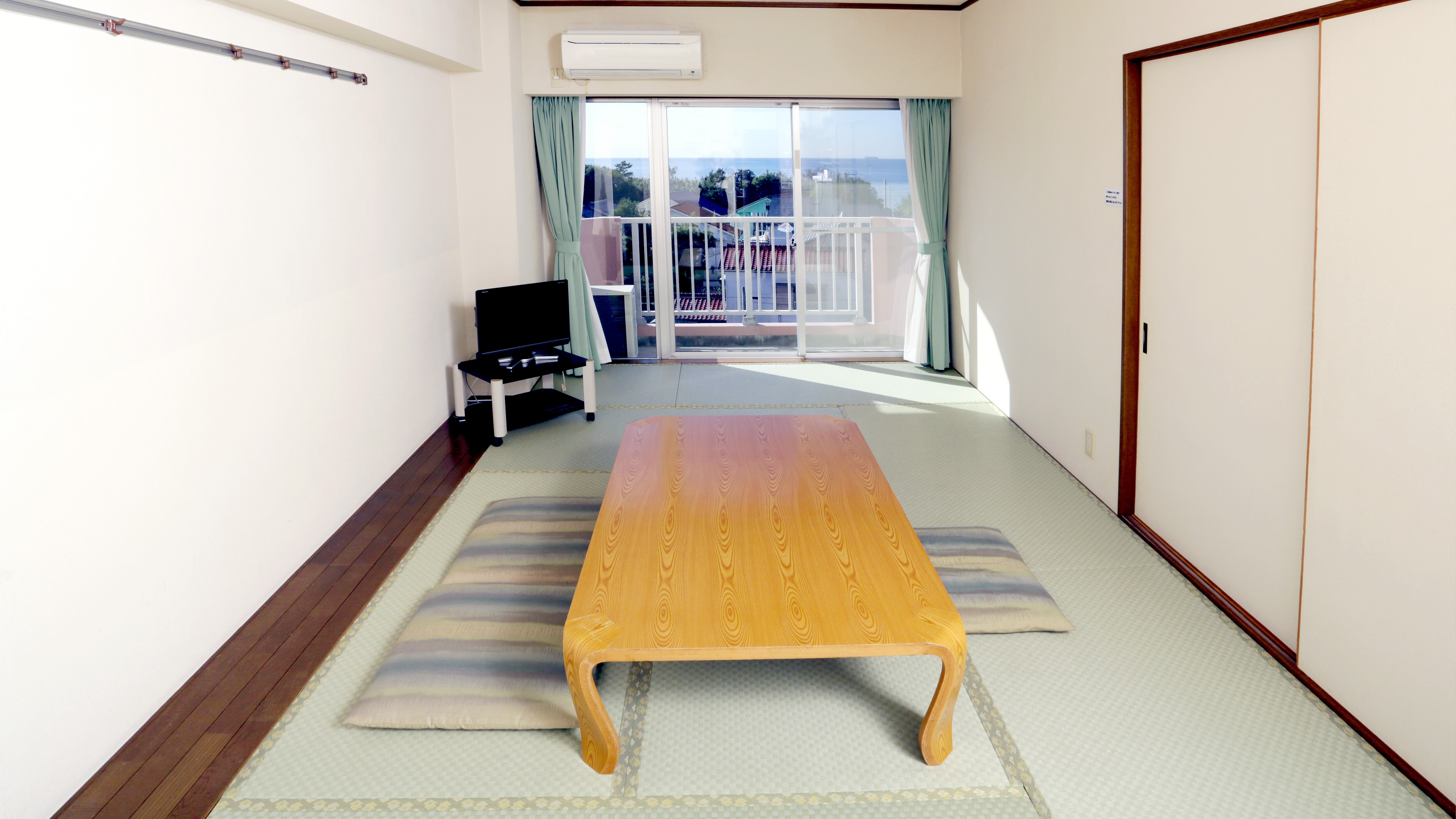 Standard guest room 1