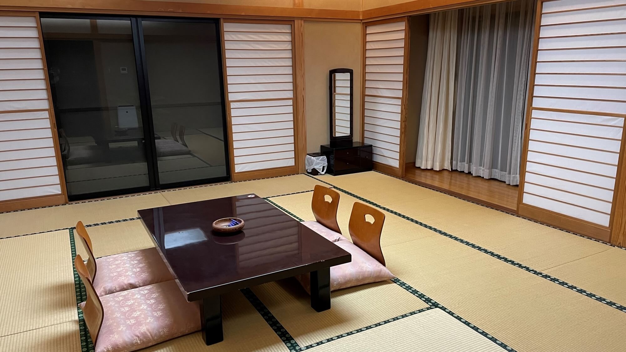 ■ Japanese-style room 15 tatami mats