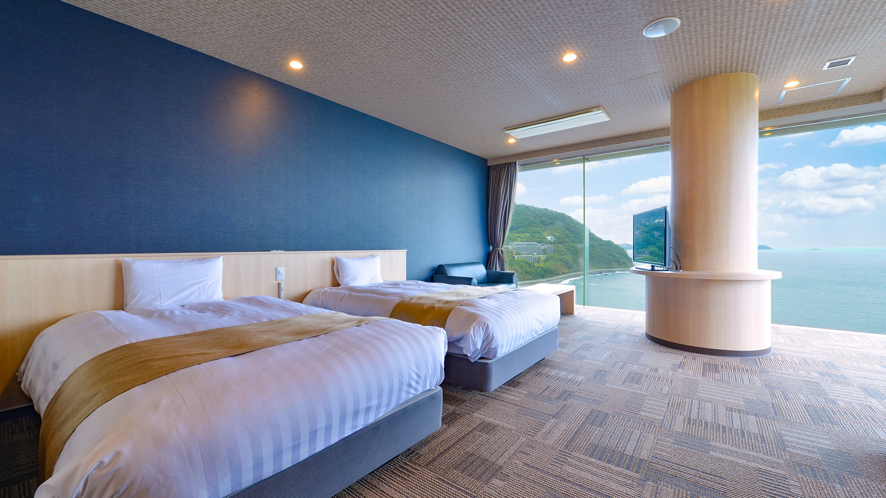 [Non-smoking] Suite Twin Room, Top Floor, Shower Only (Main Building, Ocean Side) *Illustration