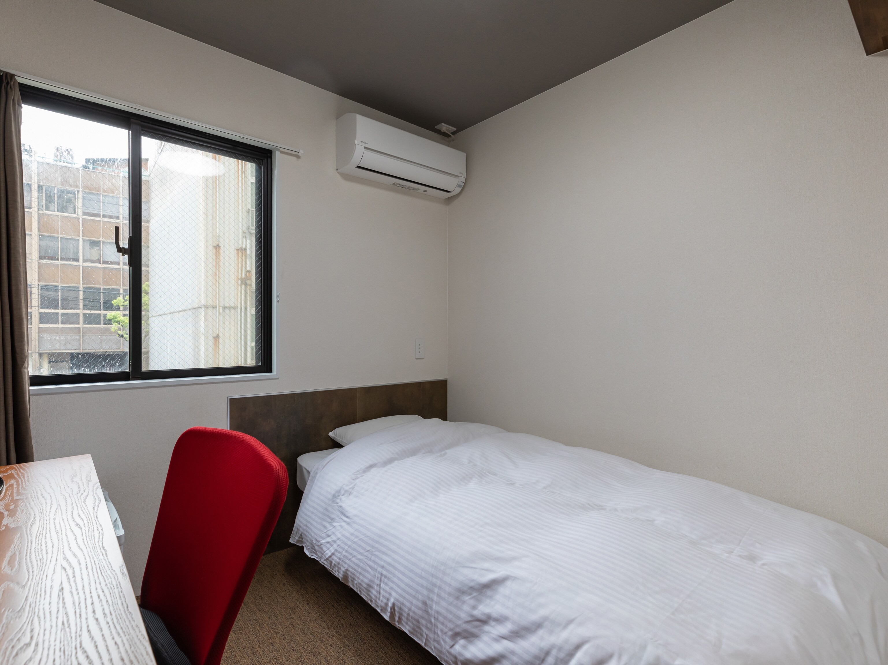 [Dilarang Merokok] Kamar single (kamar mandi dan toilet bersama)