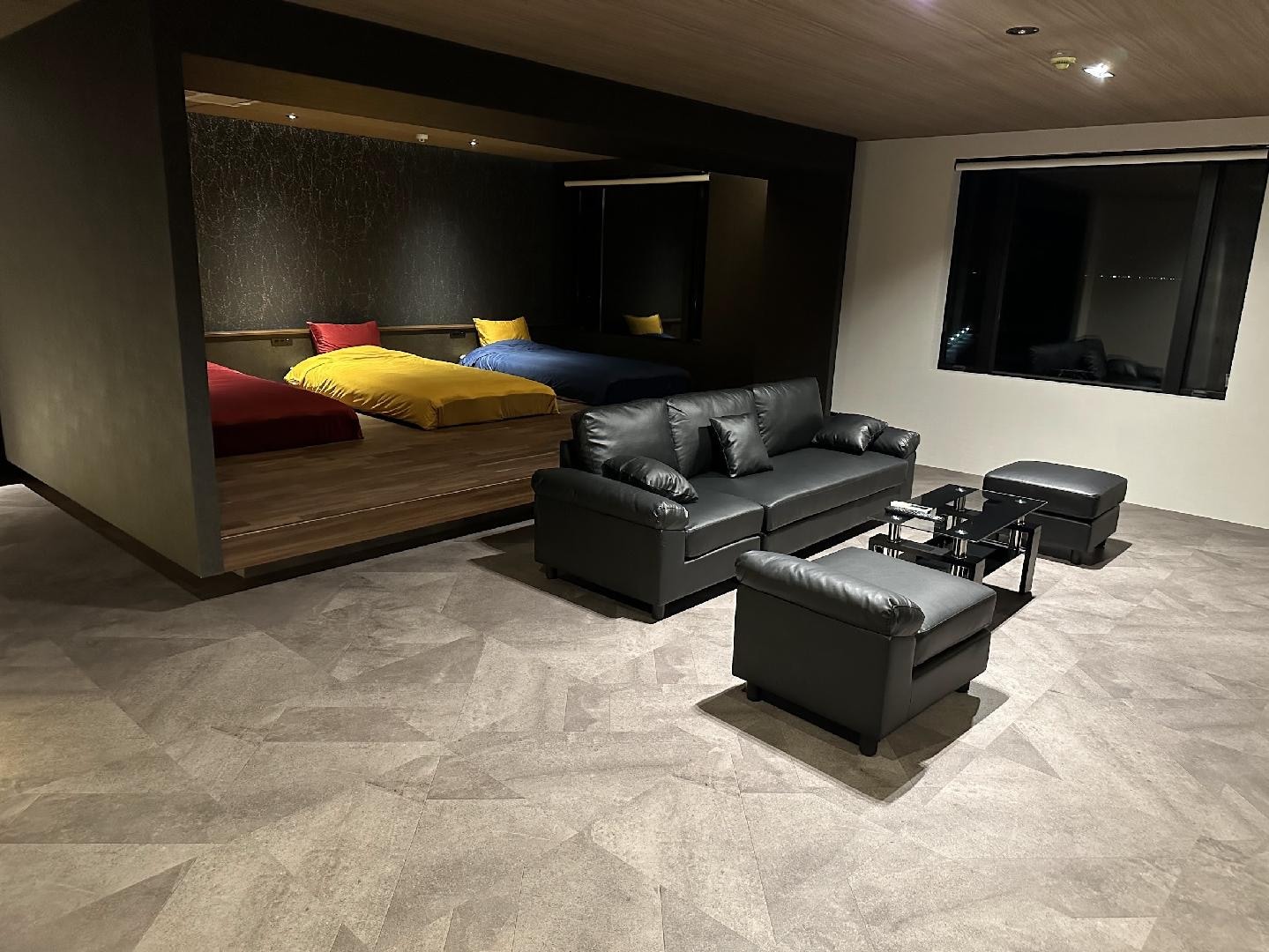 6F/ห้องพักพร้อมอ่างอาบน้ำกลางแจ้ง ห้องสามเตียง + ห้องพักแบบญี่ปุ่น-ตะวันตก (3-7 ท่าน) 601