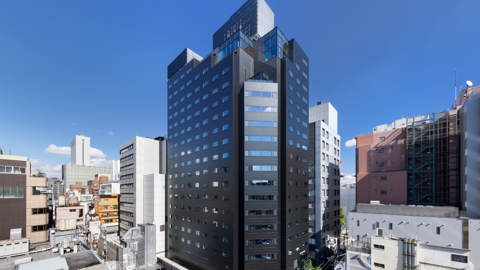 ◆Appearance｜4 minutes walk from Exit 25 of "Namba" / 5 minutes walk from Exit 7 of "Shinsaibashi"