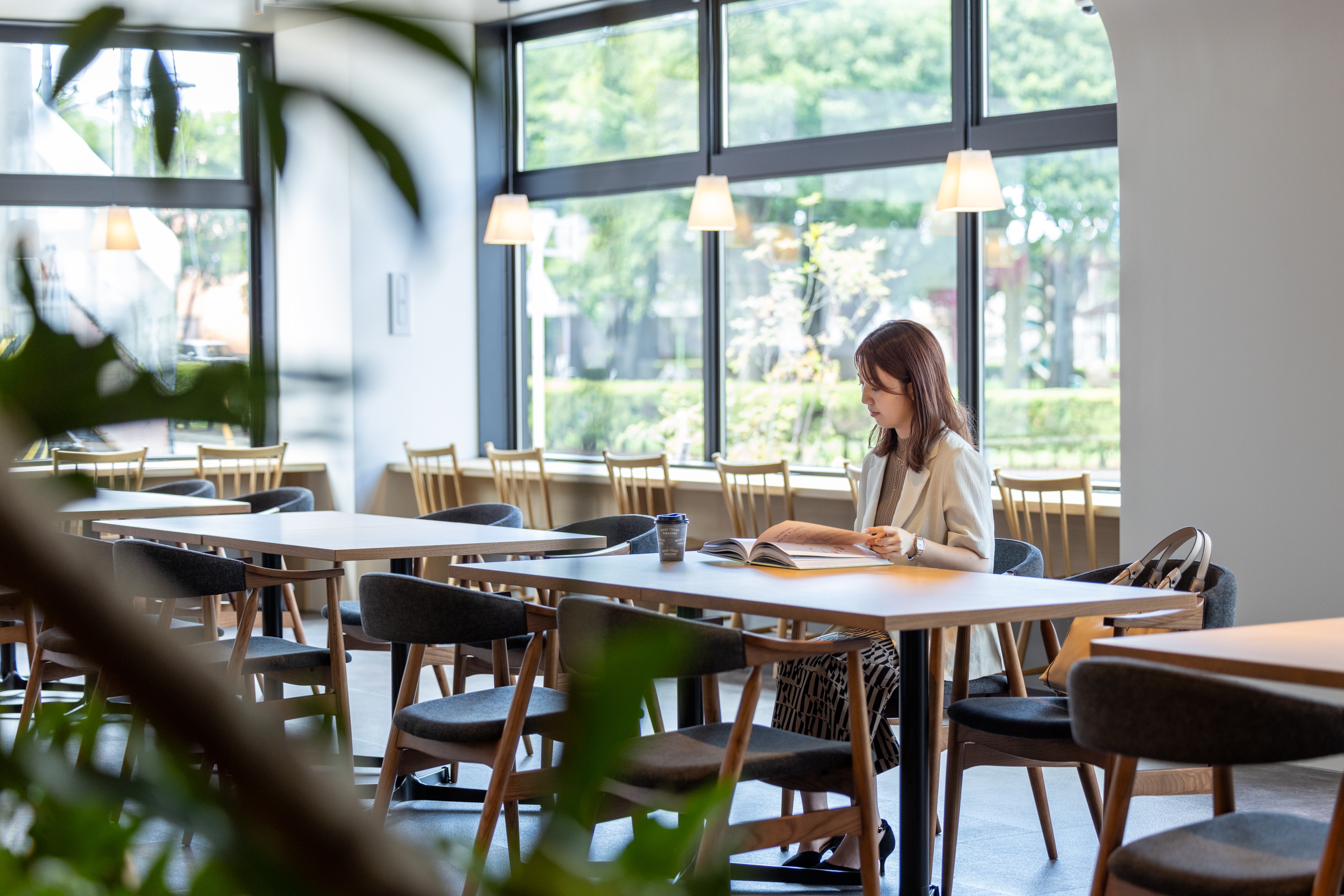Lobby x lounge x coworking space x breakfast venue