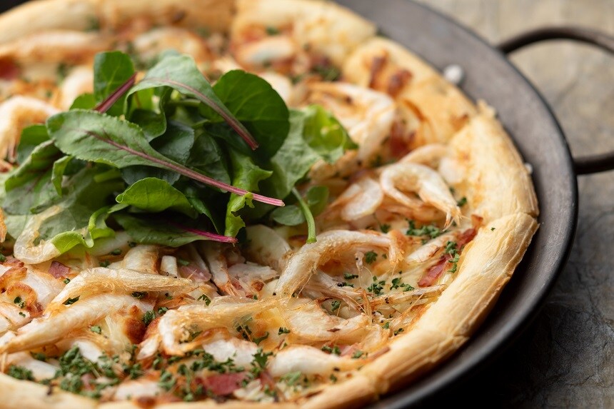 Breakfast buffet: white shrimp pizza