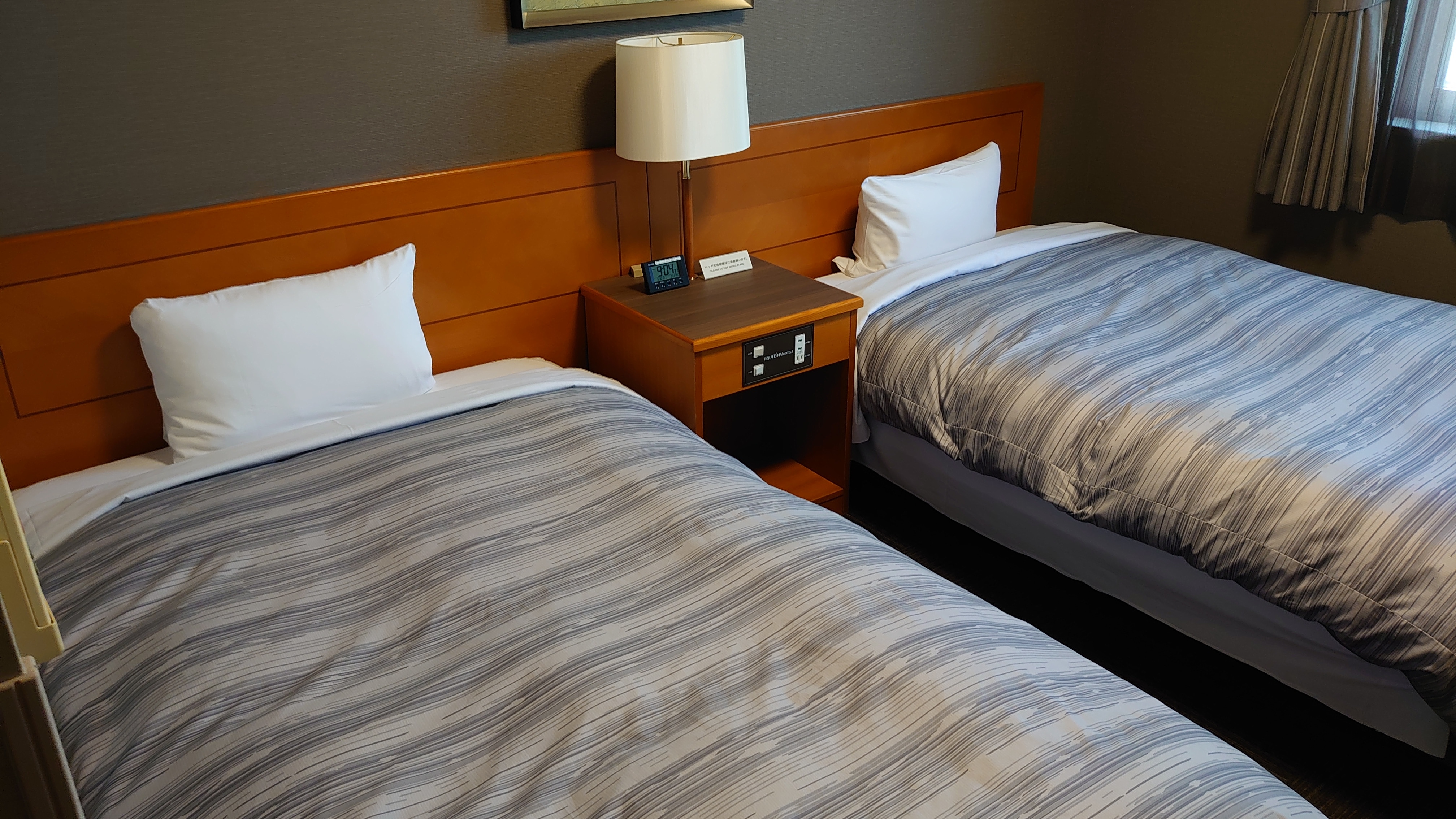 雙床房 床尺寸 120 × 196 (cm) 約 15 平方米的房間，配備 2 張床。