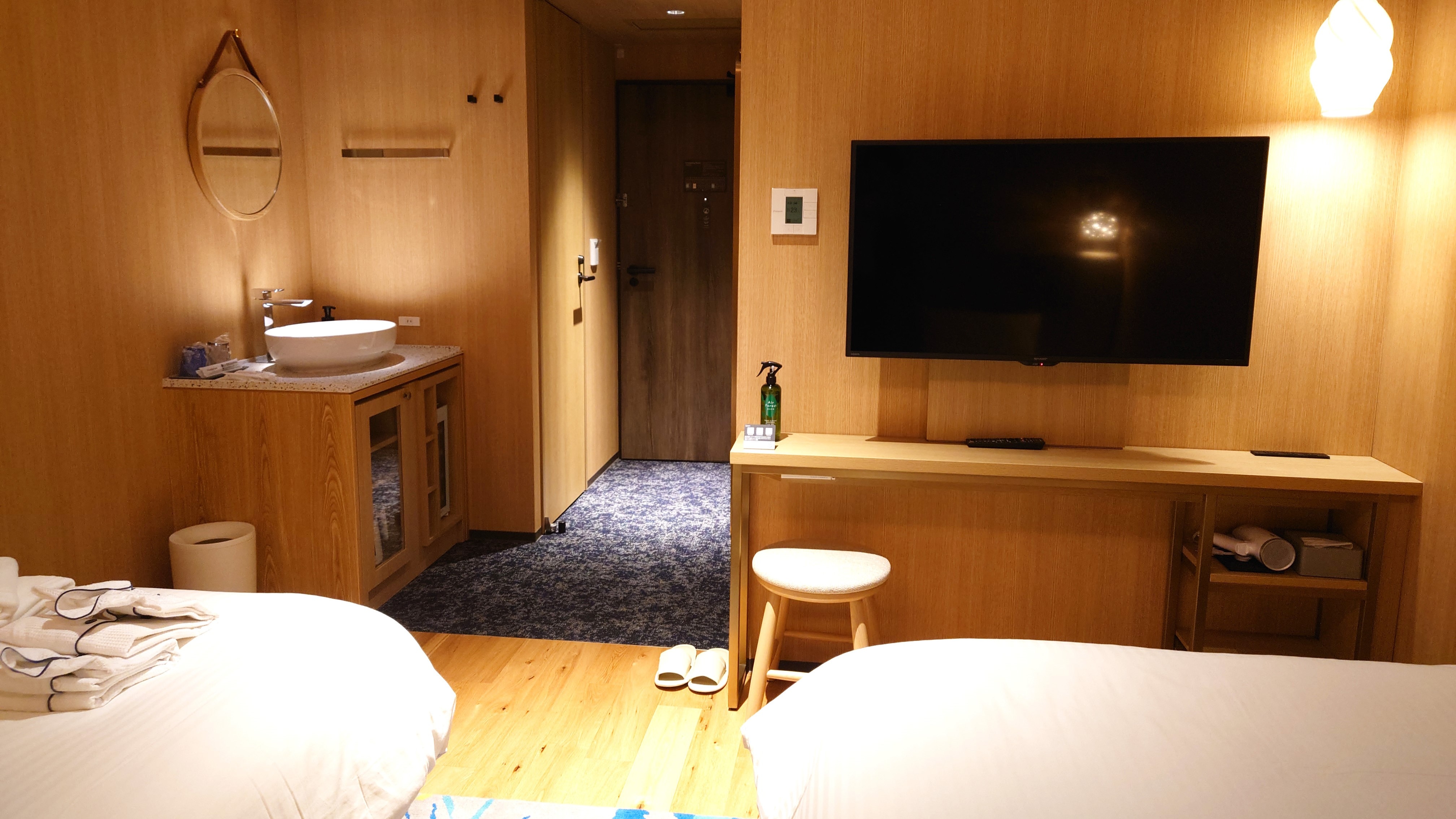 A spacious and relaxing twin room