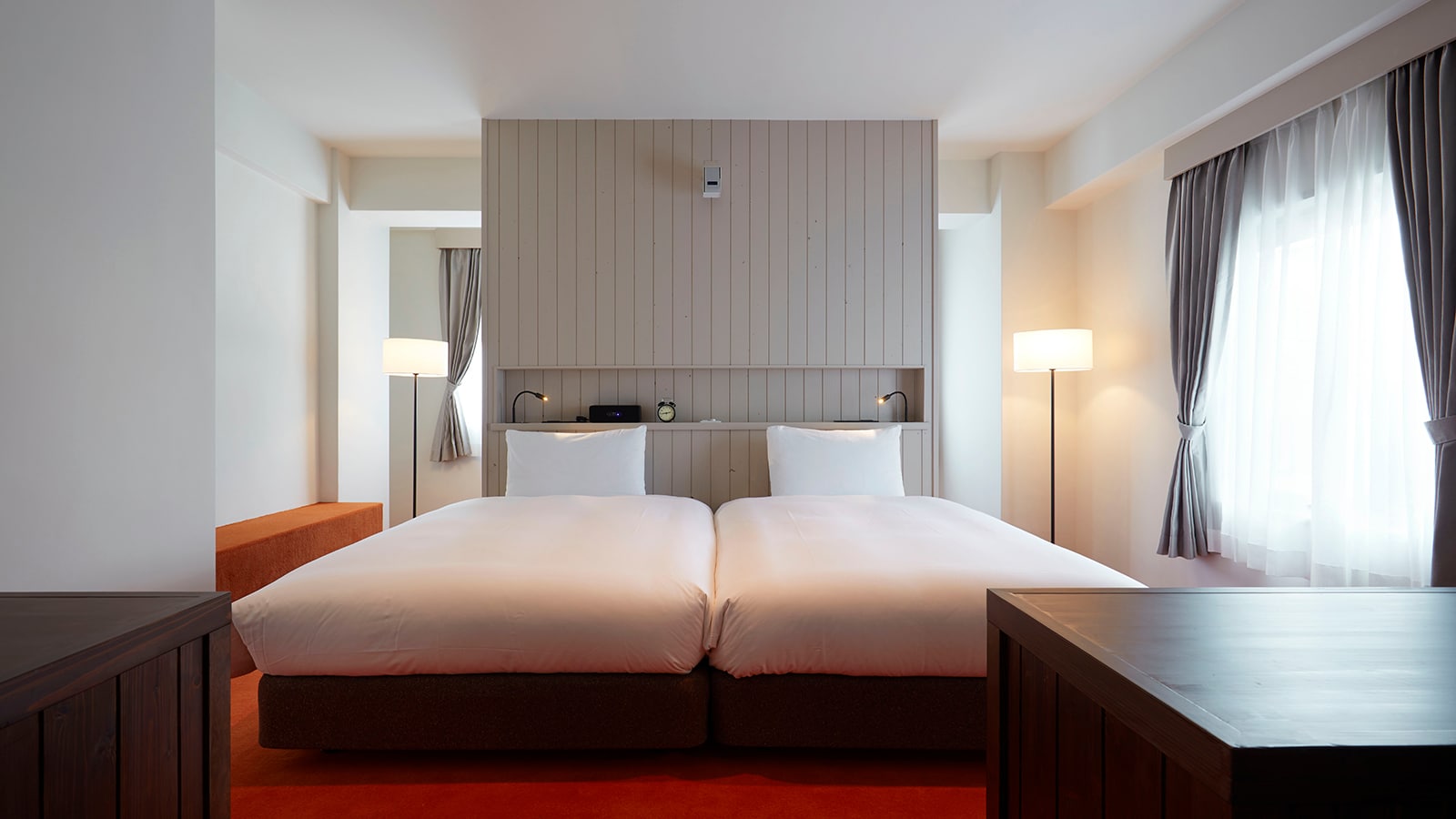 Old building suite [bedroom]