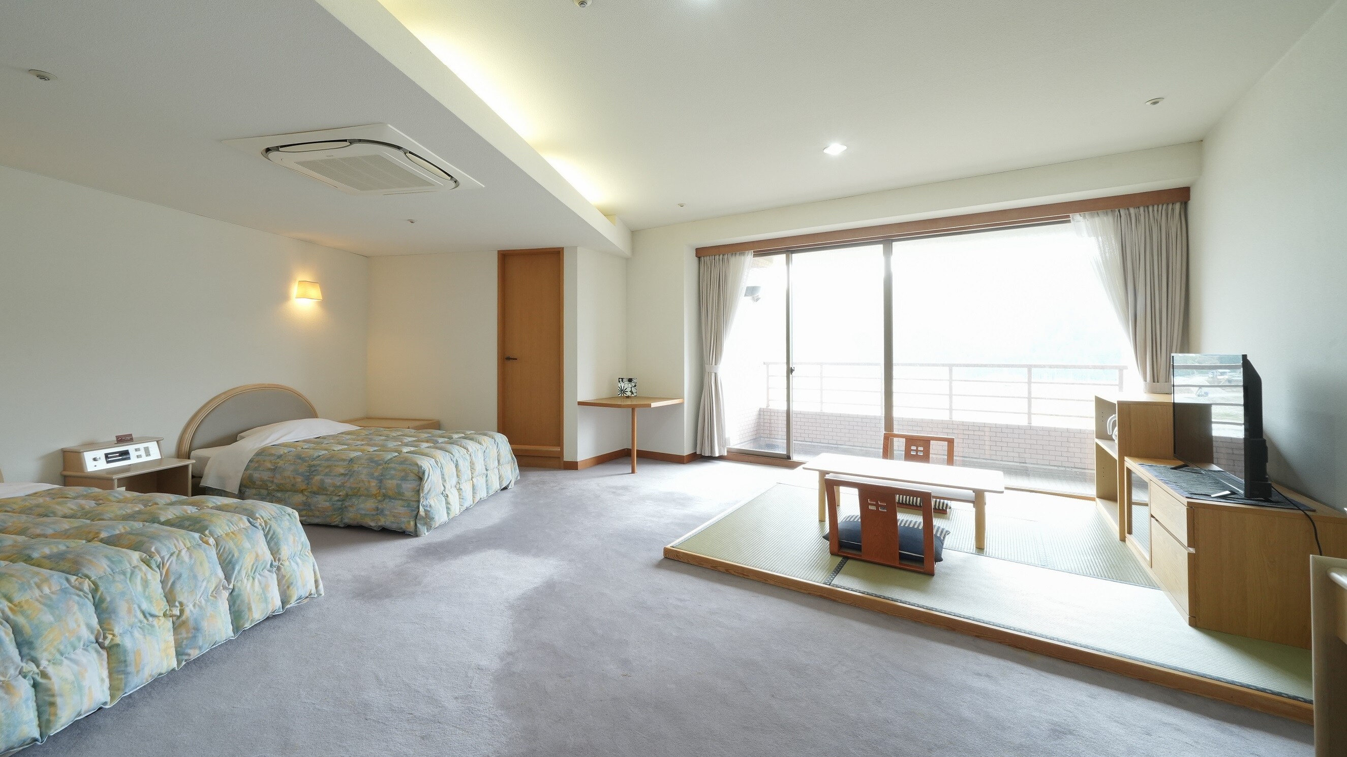 [Không hút thuốc] Phòng Deluxe 2 giường đơn ở tầng trên cùng (phía Himekawa) (55㎡)