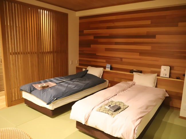 [บ้านชินาโนะ/ยูกิฮานะ] ห้องคู่พร้อมอ่างอาบน้ำที่บ่อน้ำพุร้อนชื่อดังระดับโลก "ชินยู"
