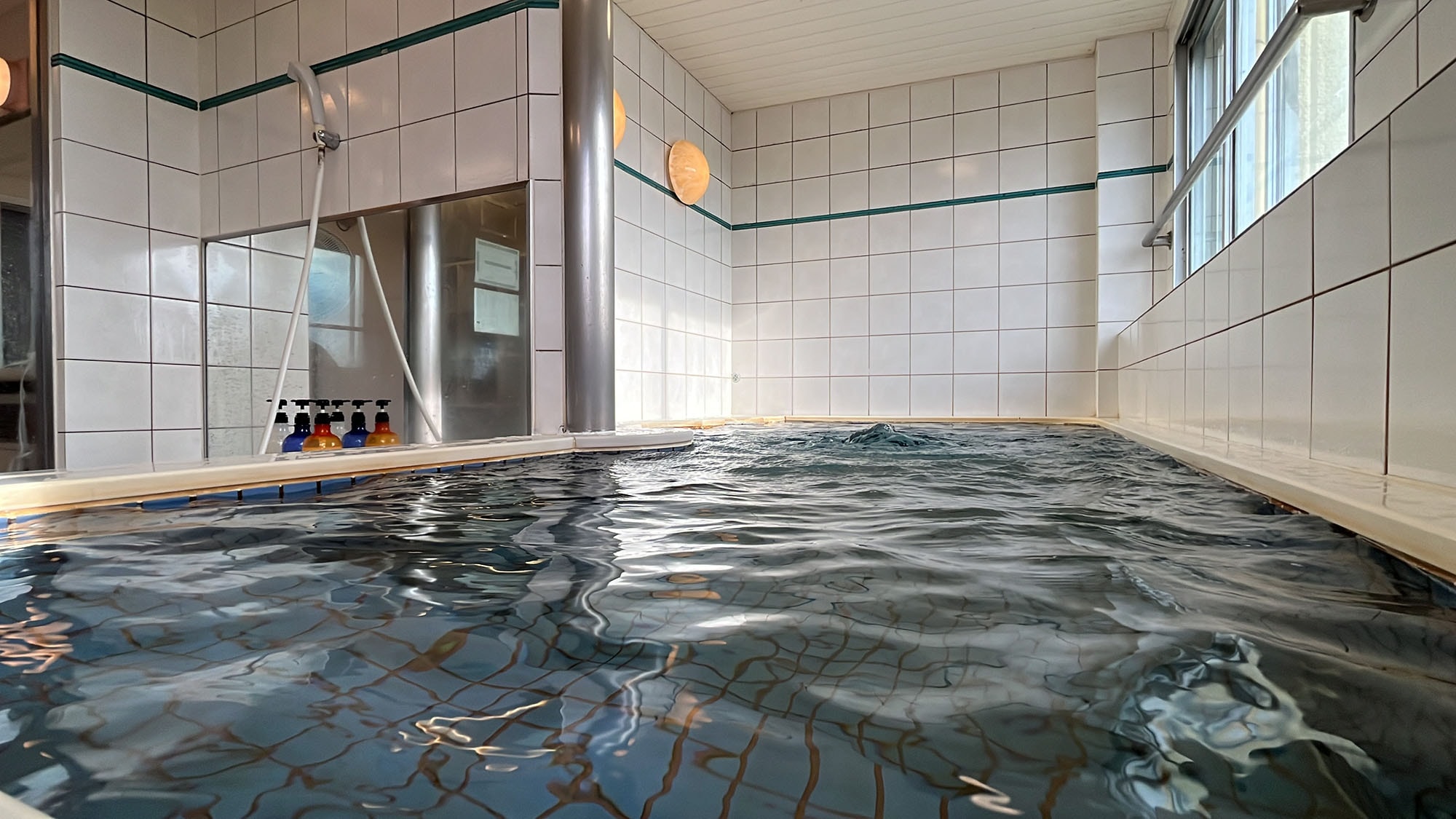 [Large public bath] Bathtub