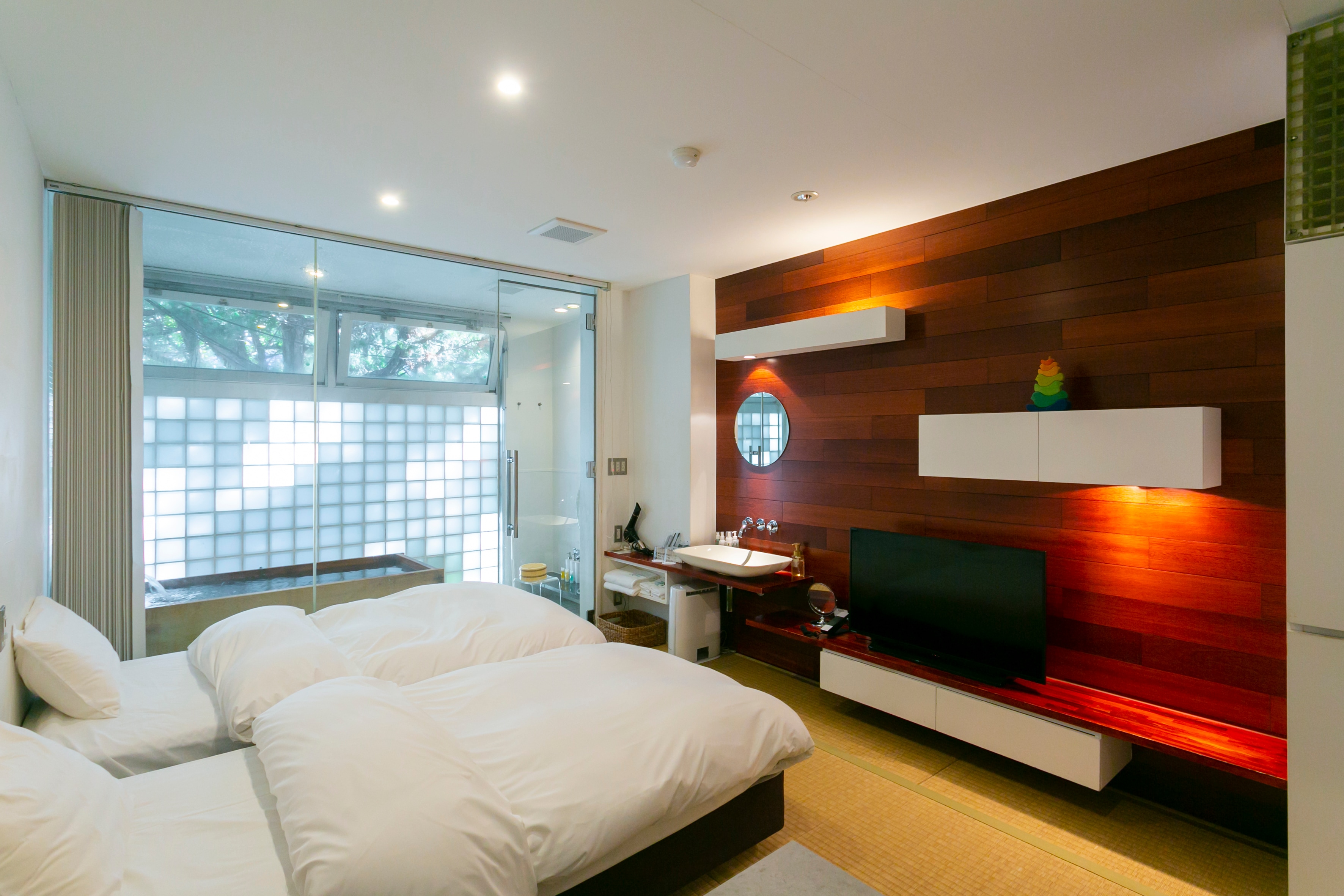 Japanese-Western style room with hot spring "Kaede"