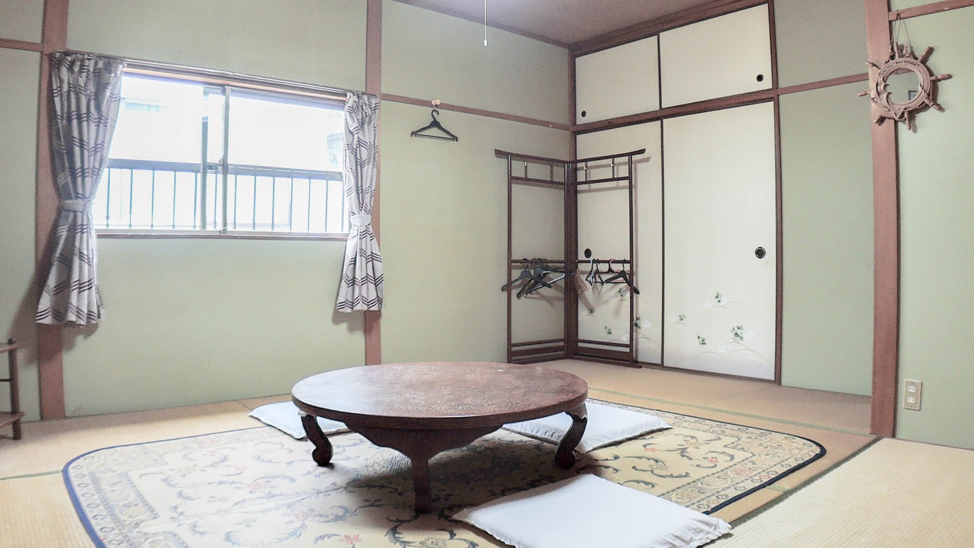 *[Example of a Japanese-style room] We will provide a Japanese-style room of 6 to 10 tatami mats according to the number of people booking.
