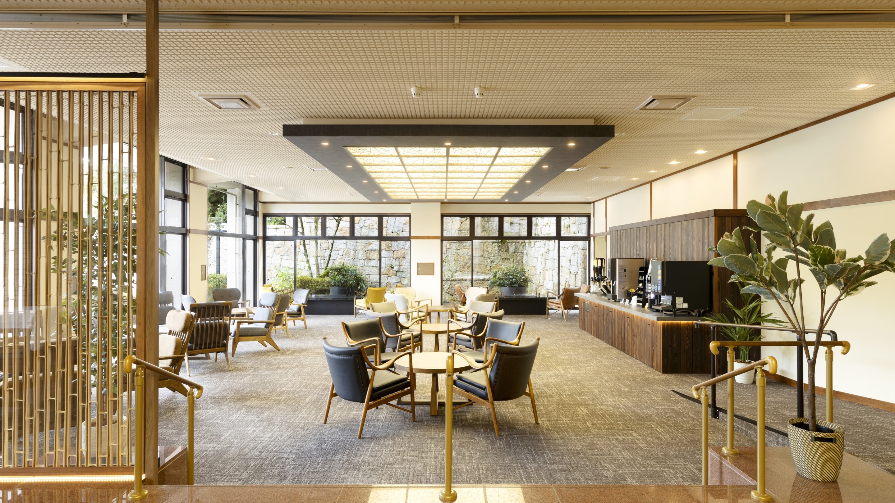 プレミアムラウンジ