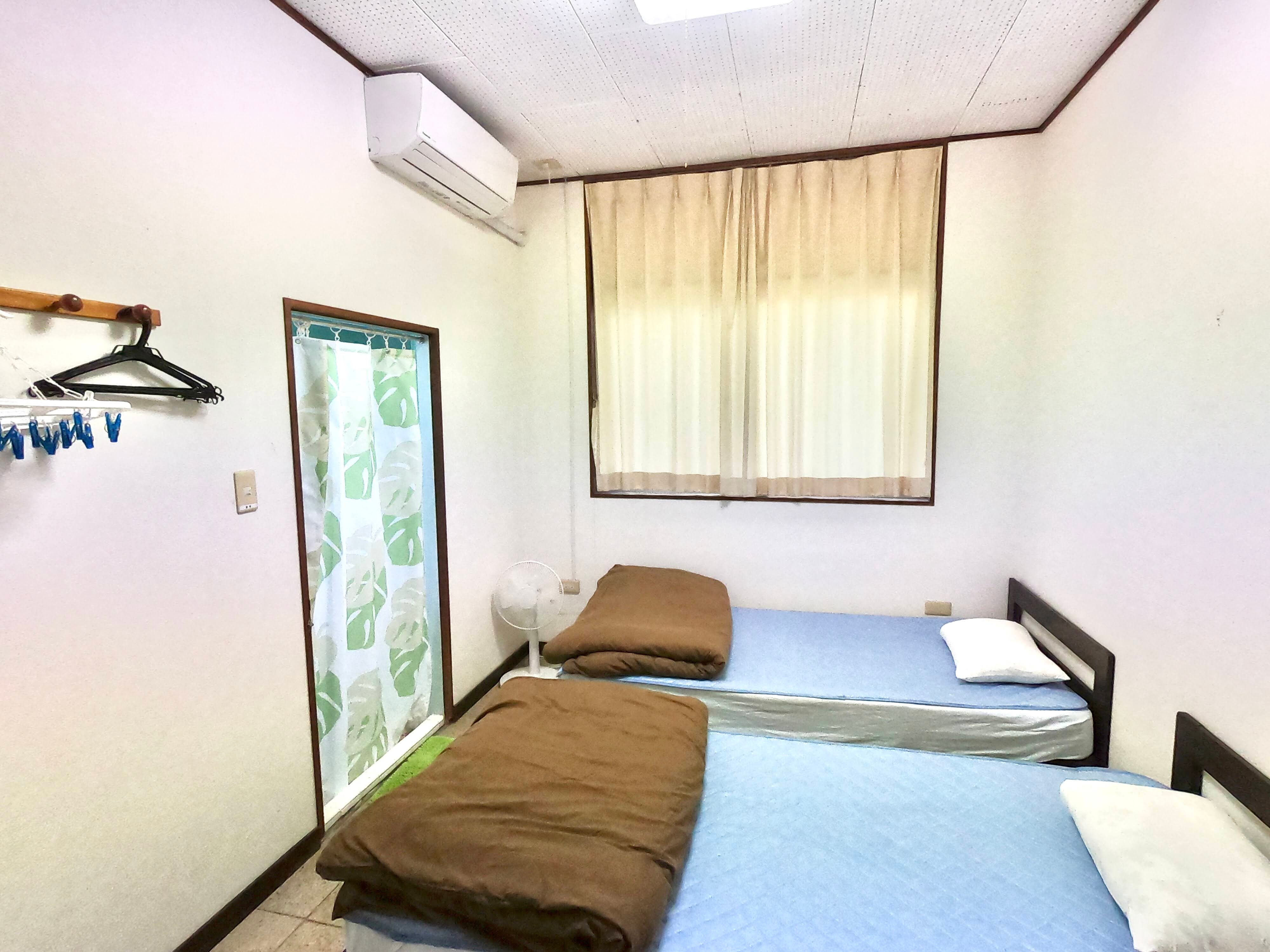[Western room B with shower] 1 to 2 people can stay. Equipped with air conditioner and hair dryer.
