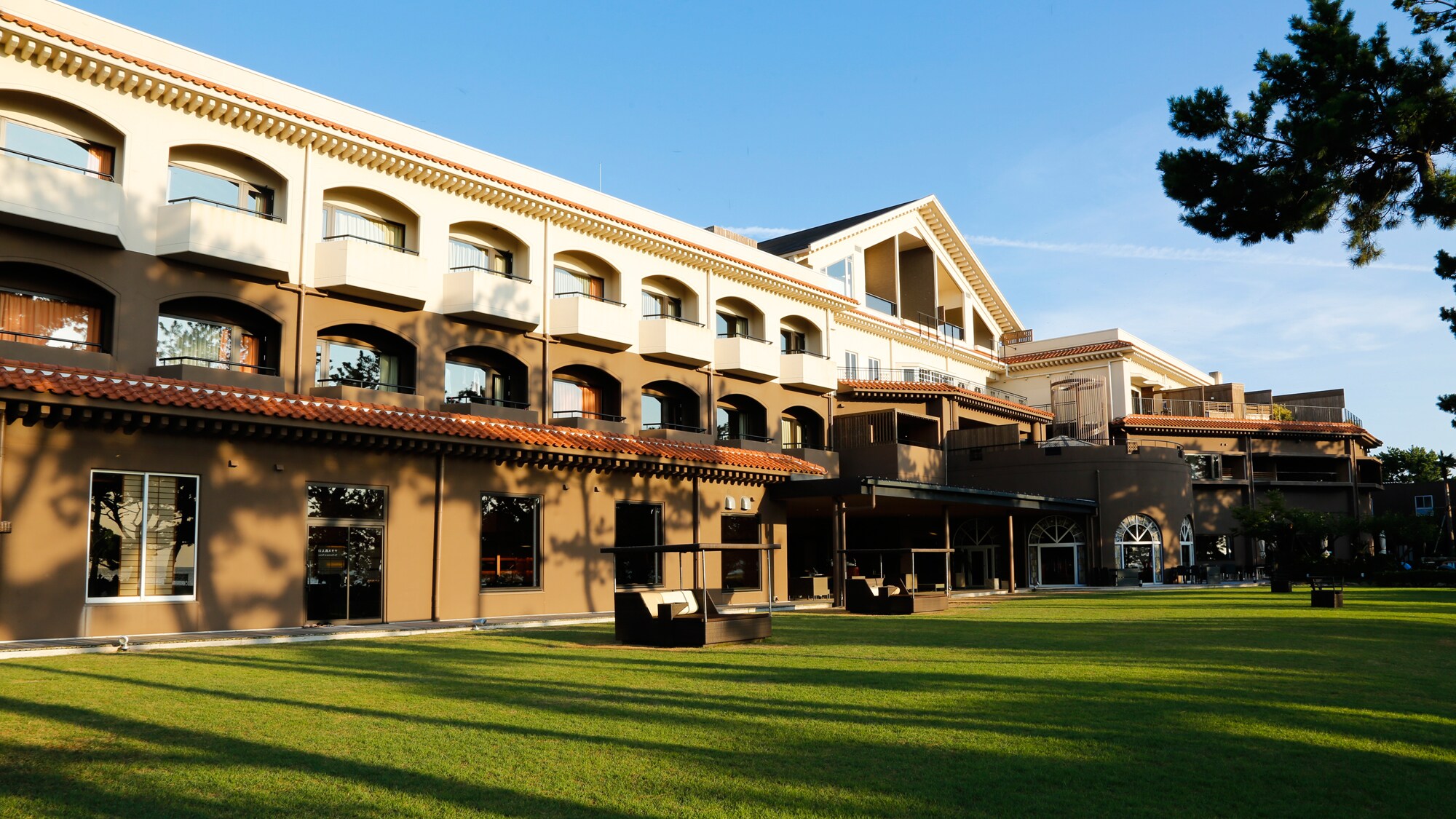 Awaji Hamarikyu: A classic Japanese resort located in the scenic Keino Matsubara