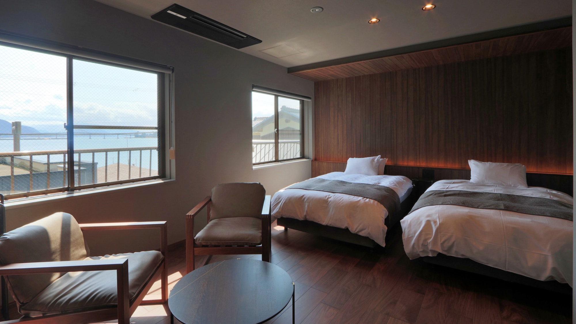 [Kamar Twin] Sisi tempat tidur