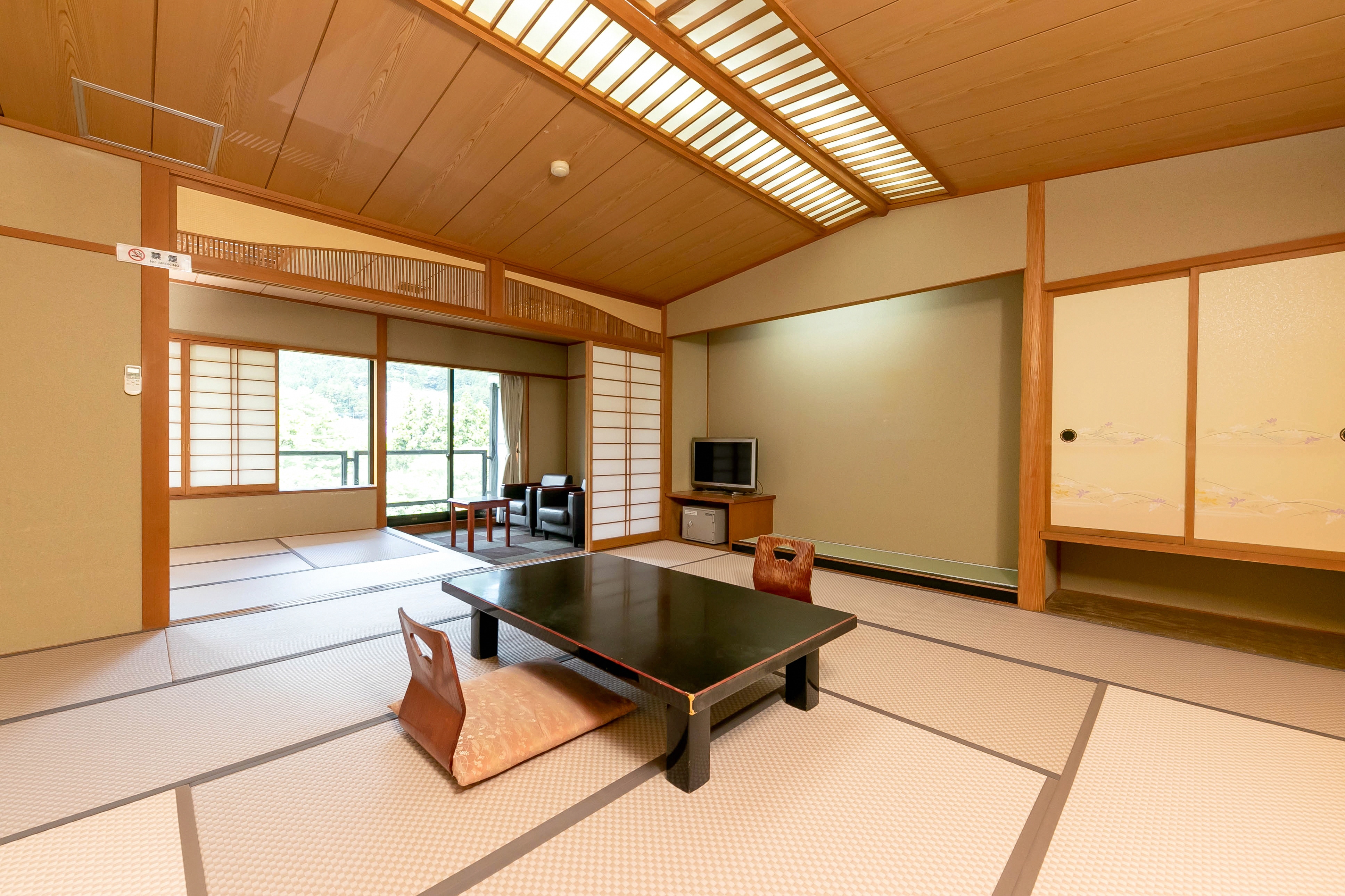[Main building] An example of a Japanese-style room (non-smoking)
