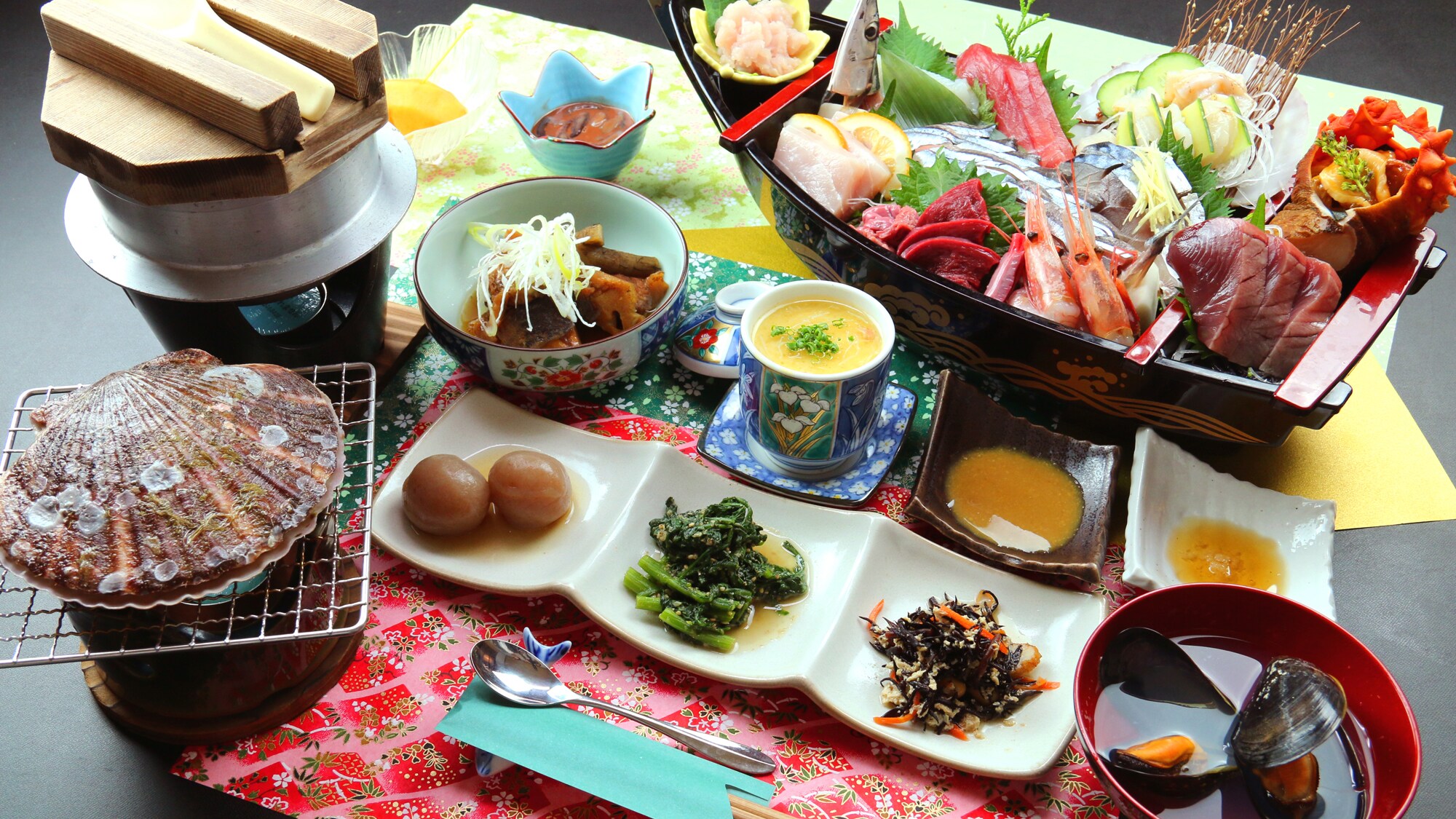 Very satisfying♪ An example of the food from the boat-style plan☆Enjoy the feast of the sea! *Grilled scallops are optional (an extra 500 yen)