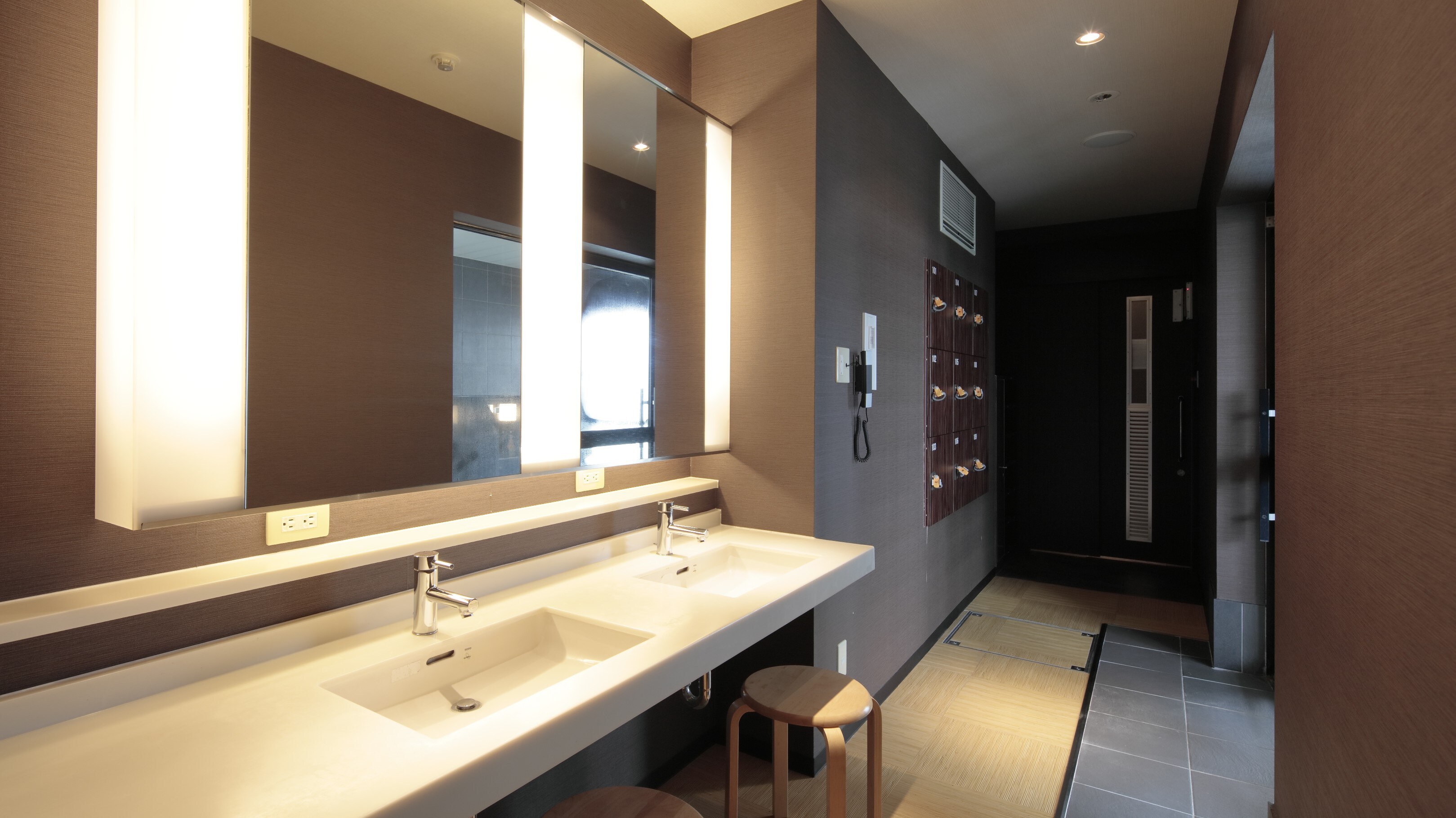 Women's Spa Changing Room 2