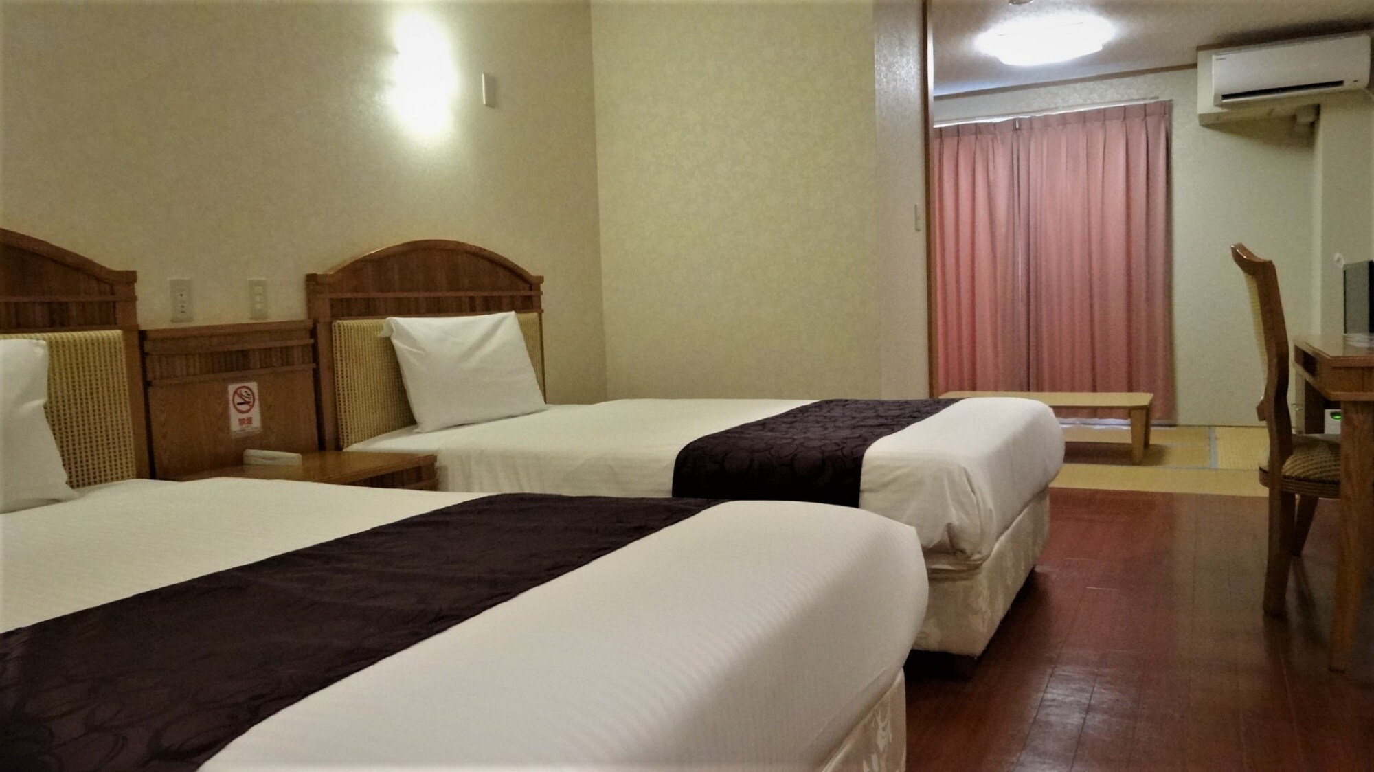 Japanese-Western style room