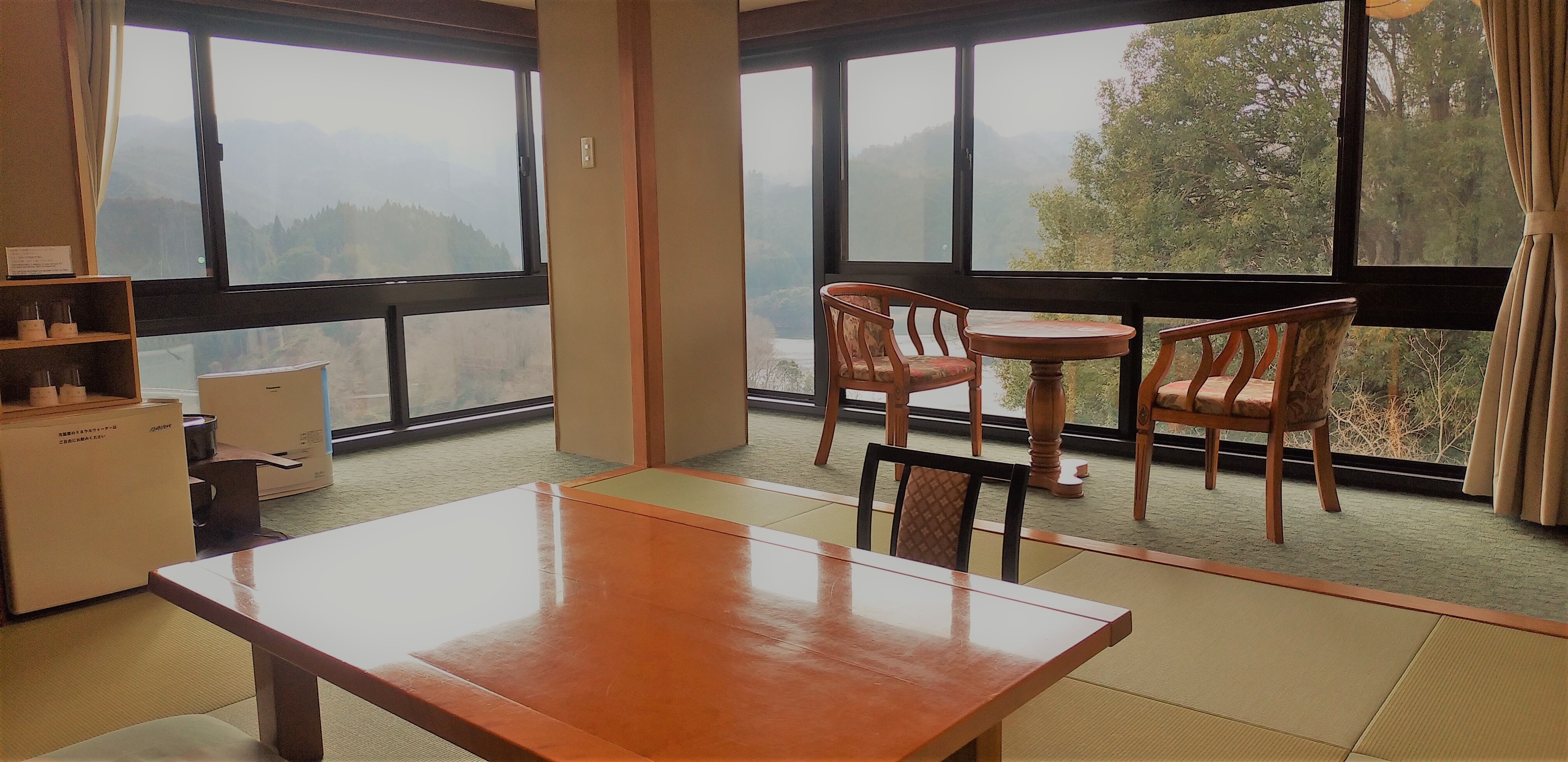 Japanese-style corner room with a view of the lake (No smoking in the room from April 2021)