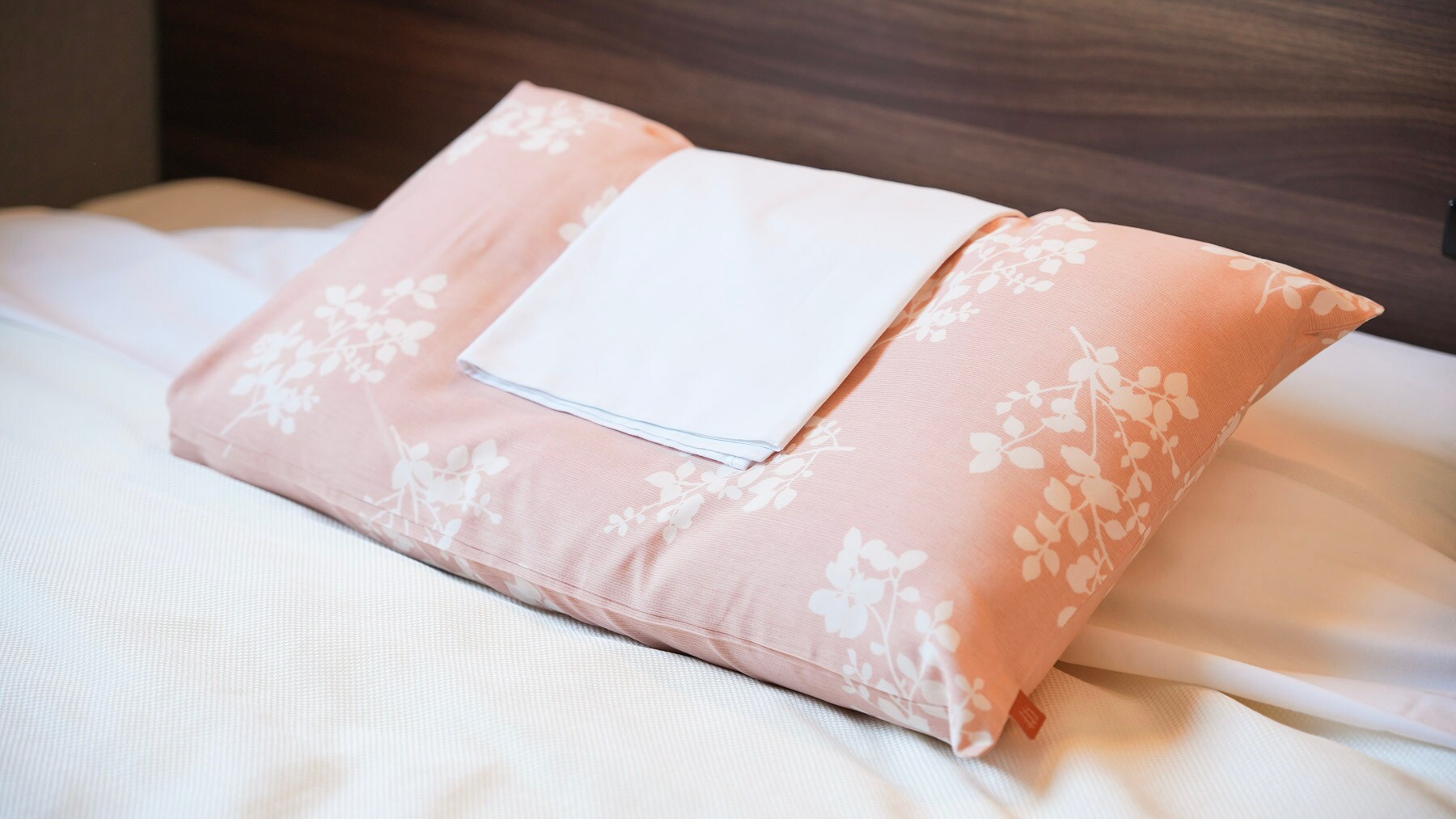 Kết cấu mềm mại và mịn màng! Có một giấc ngủ ngon với chiếc gối được sản xuất hợp tác với "Jibunmakura"