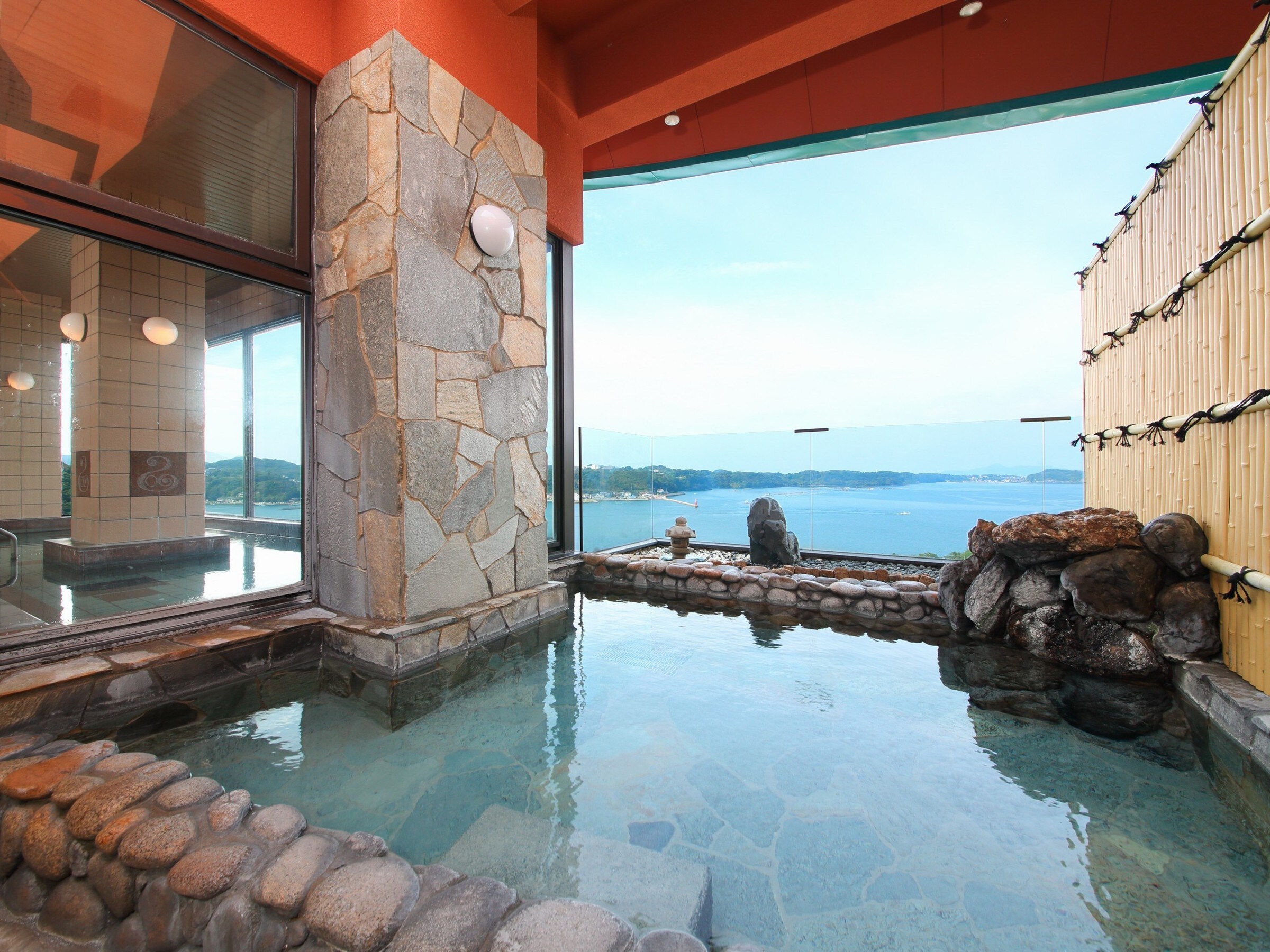 Open-air bath